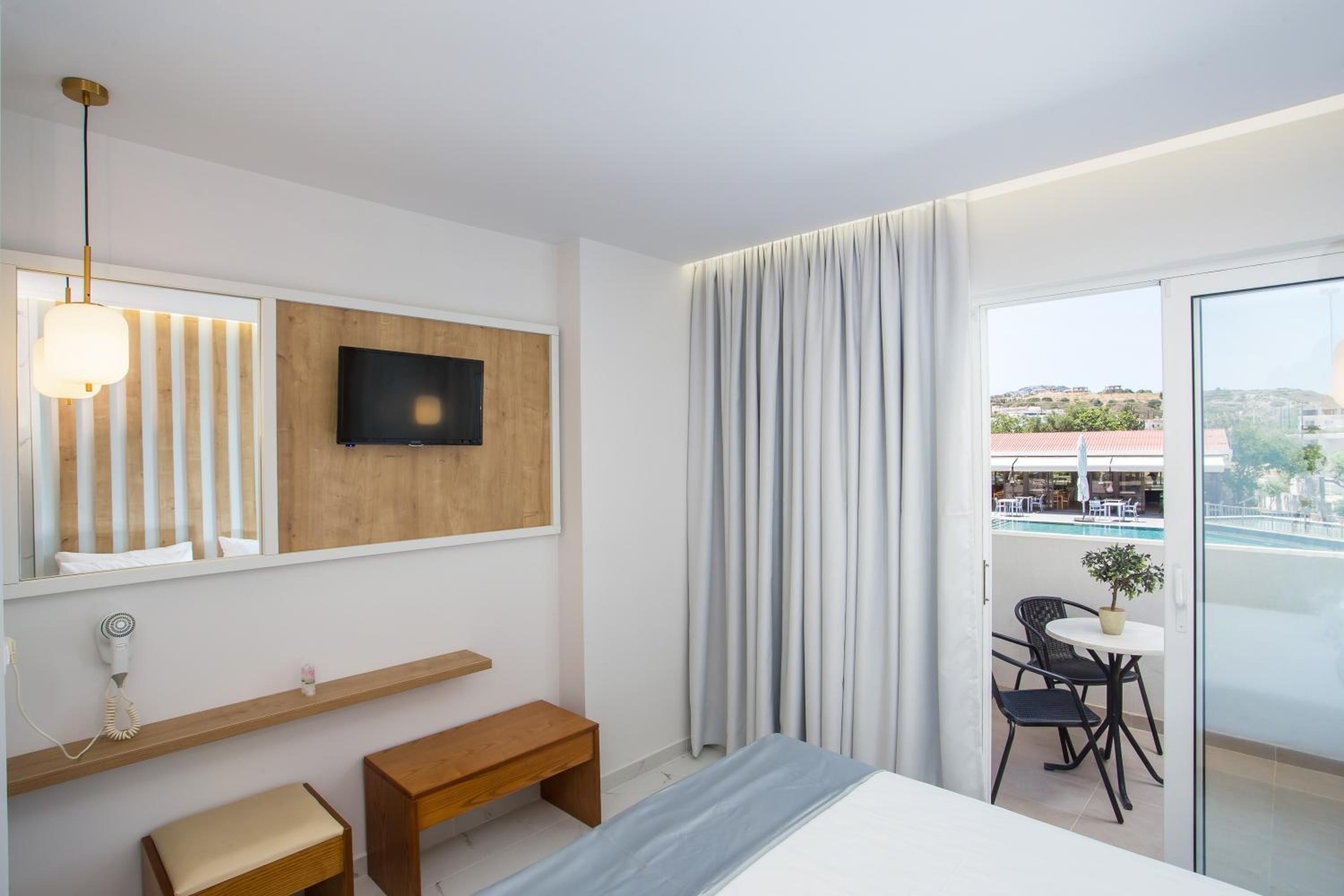Standard Double or Twin Room with Garden View photo 3