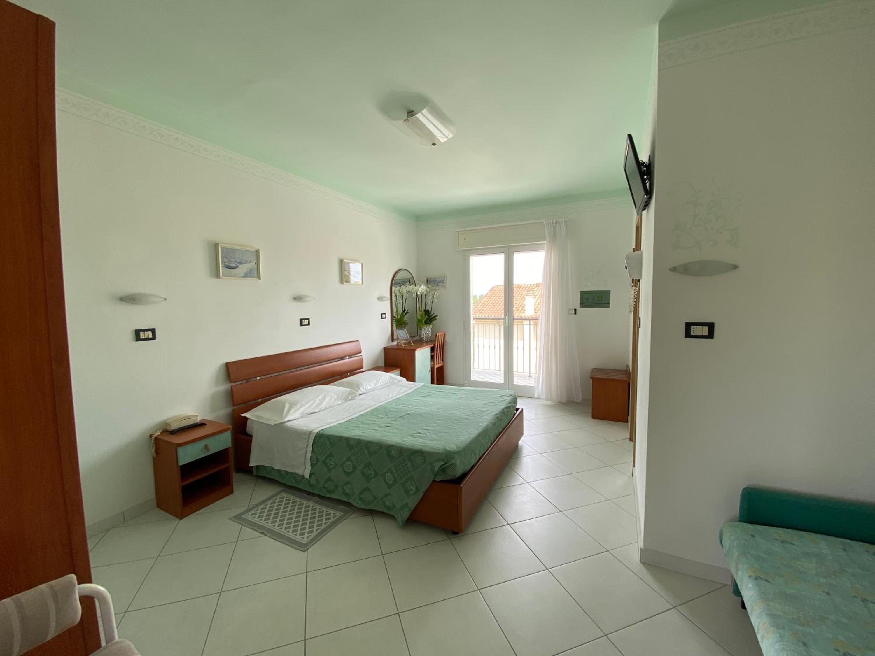 Triple Room - Photo 4
