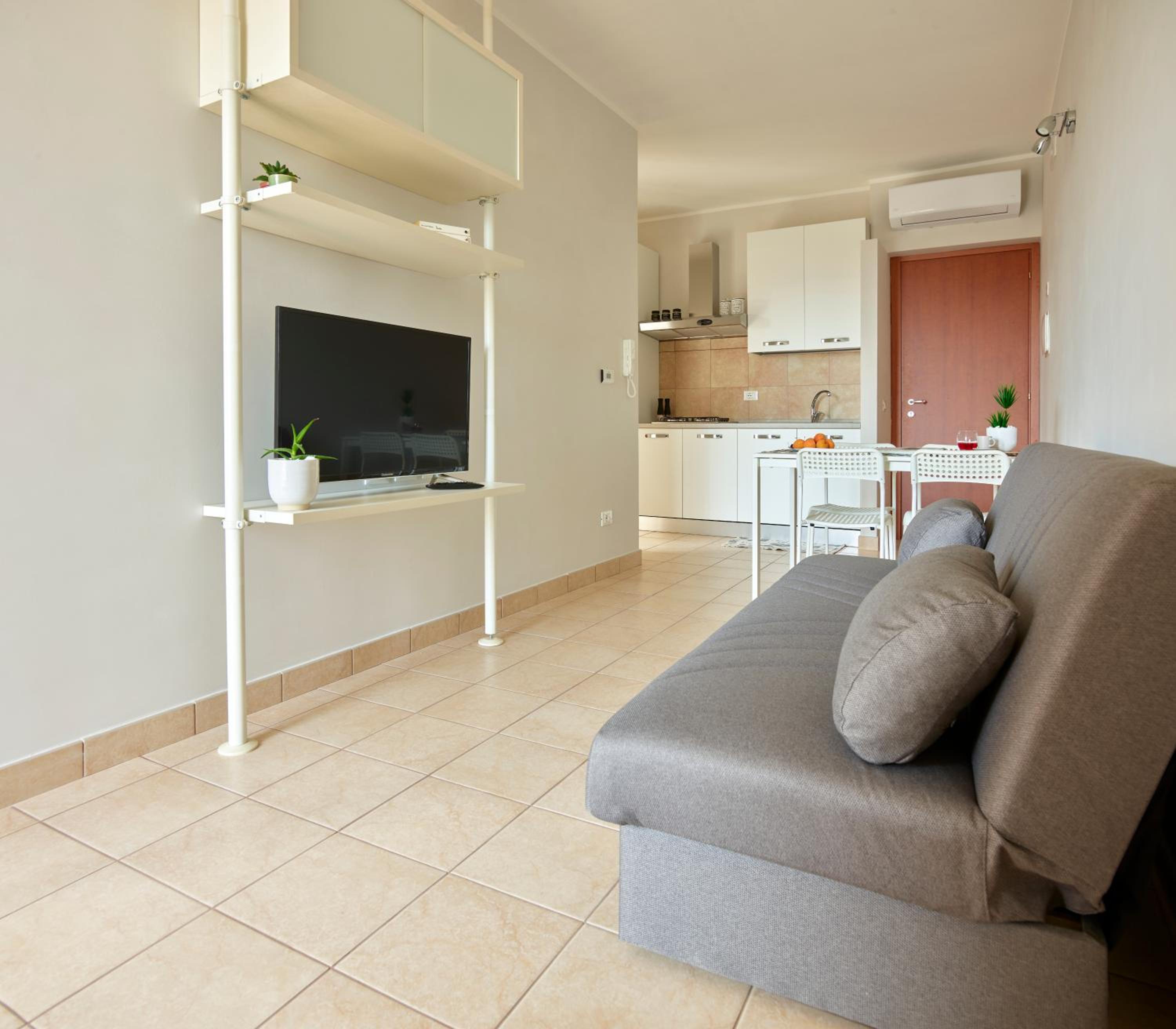 Two-Bedroom Apartment - Photo 7