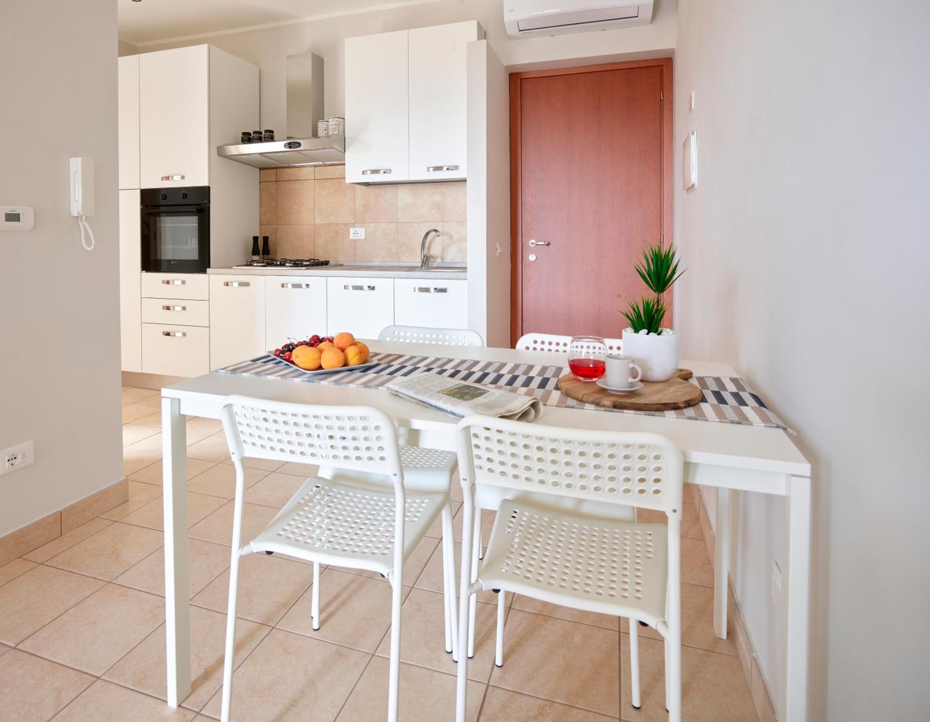 Two-Bedroom Apartment - Photo 2