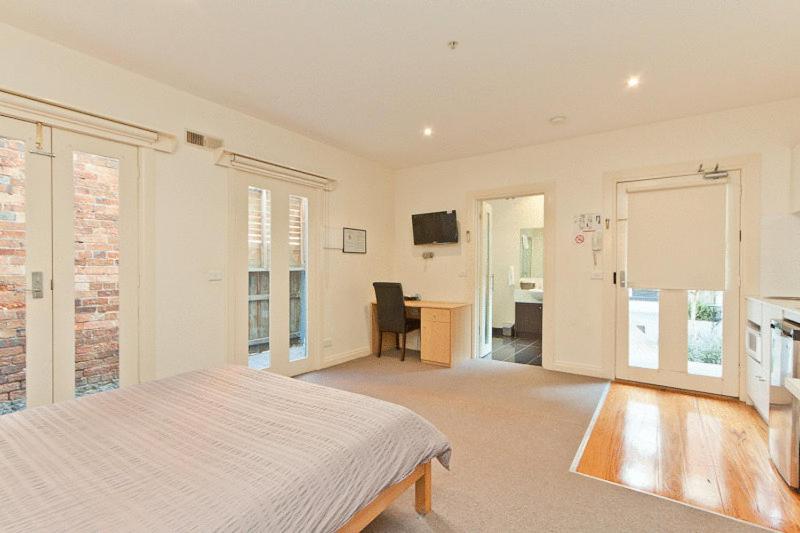 Budget Room - Photo 7