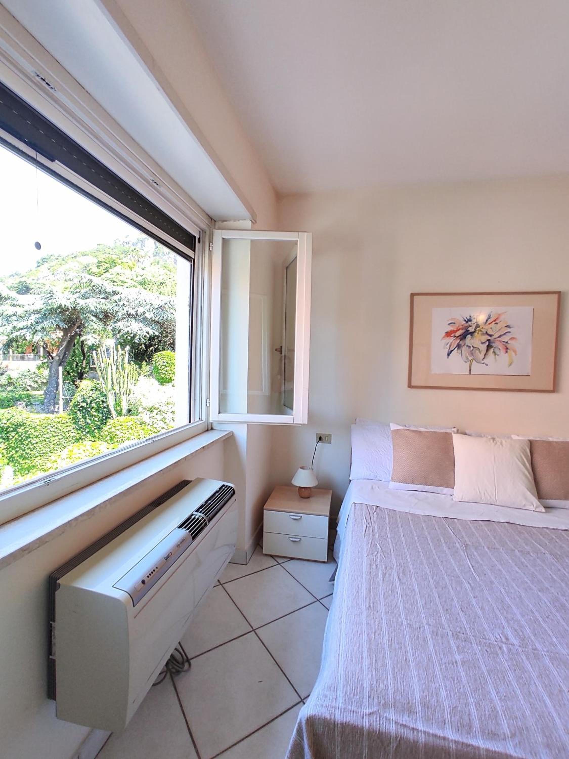 Apartment with Mountain View - Photo 8