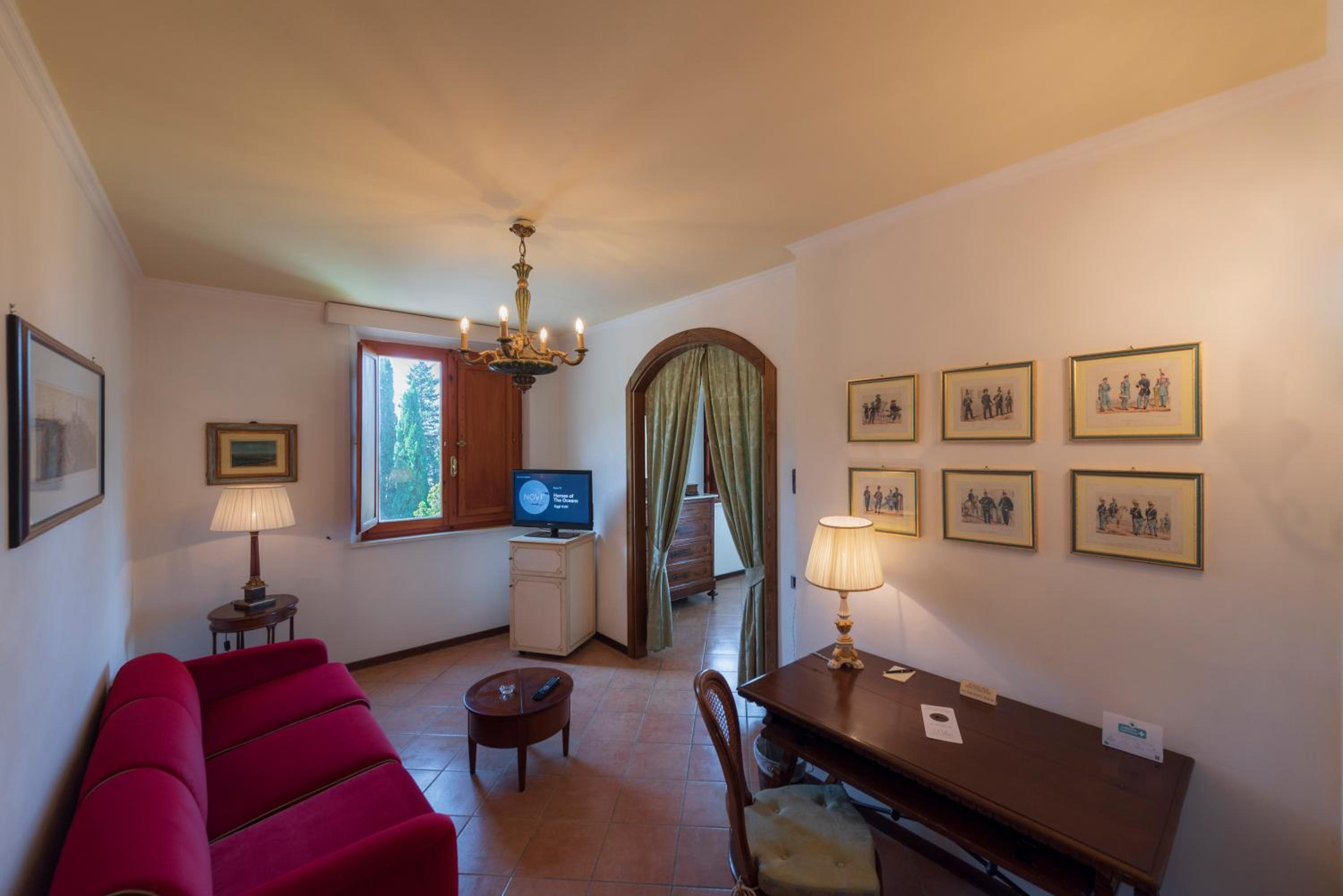 Suite - Annex - Photo 12