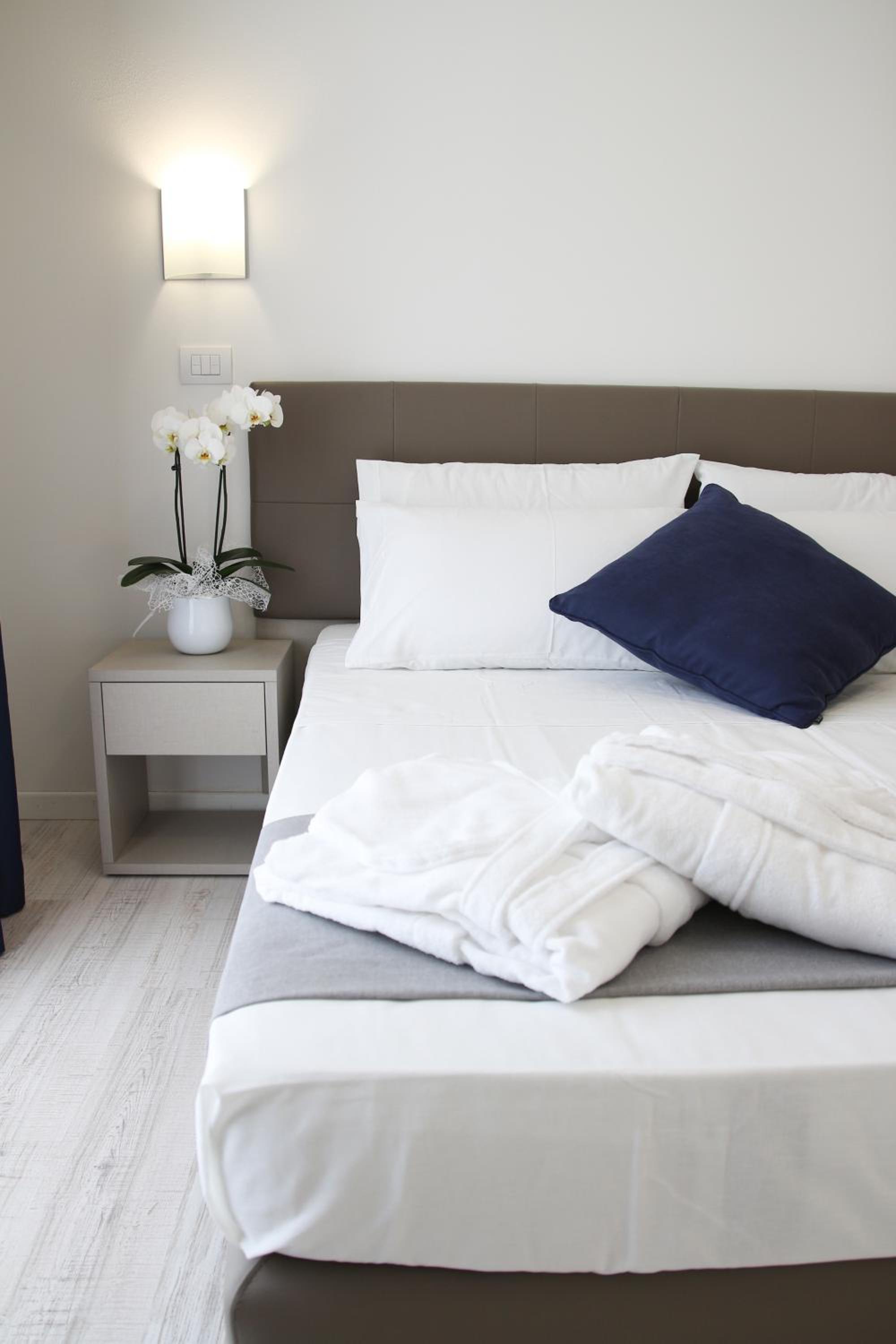 Superior Double or Twin Room - Photo 3