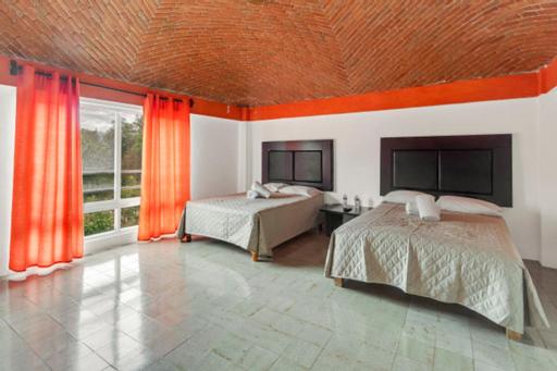 Double Room with Two Double Beds photo 2