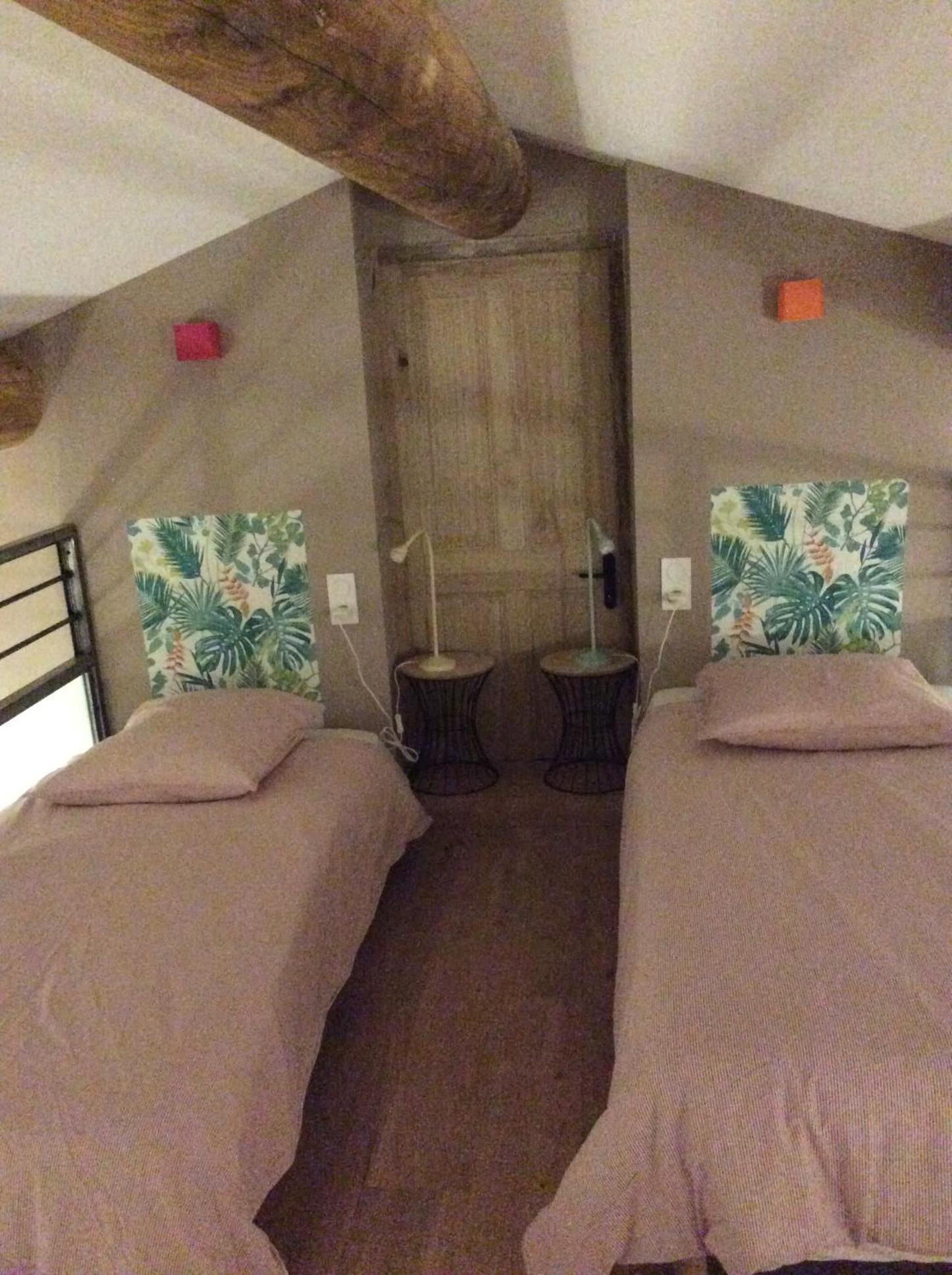 Superior Family Room photo 3
