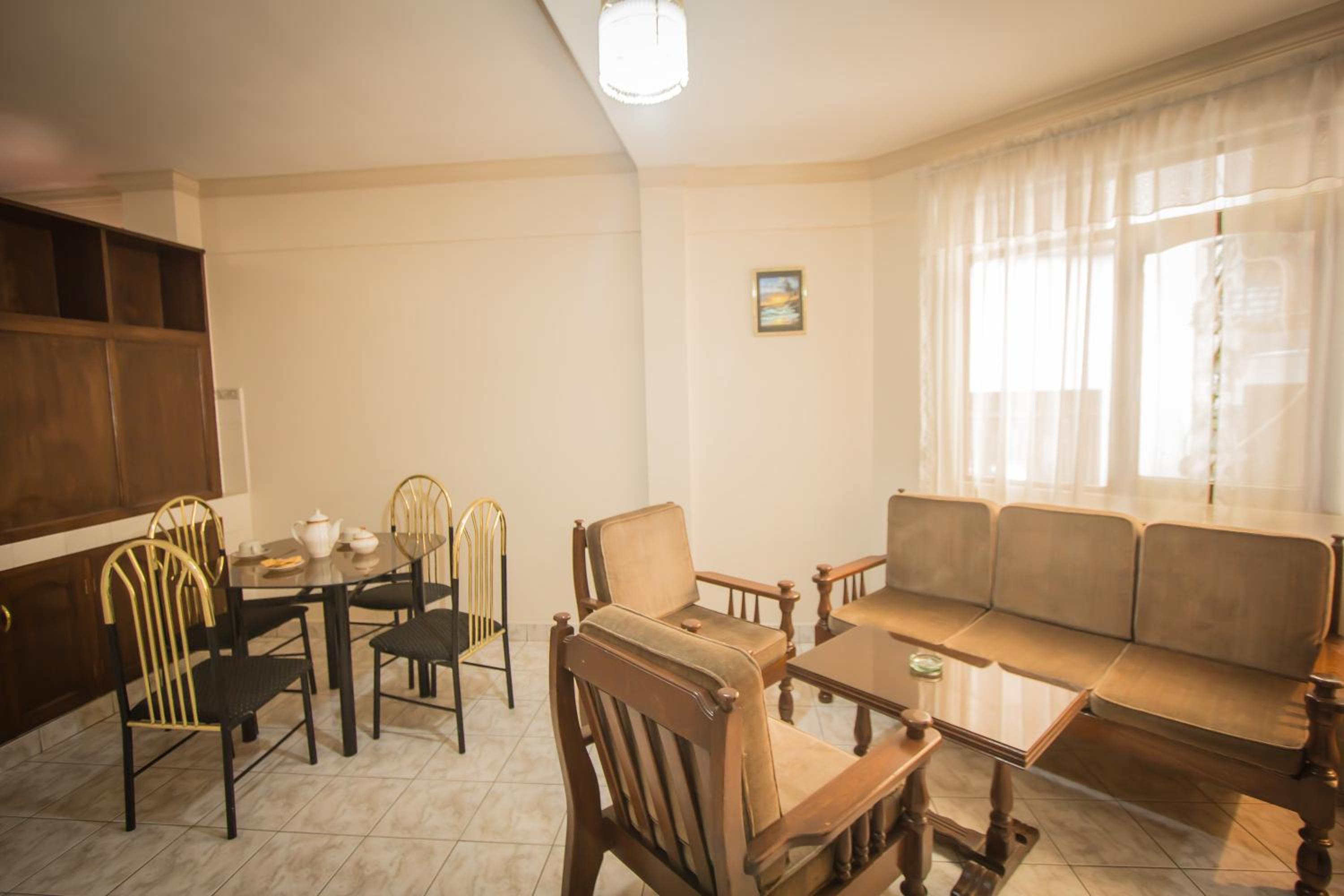Apartment photo 2