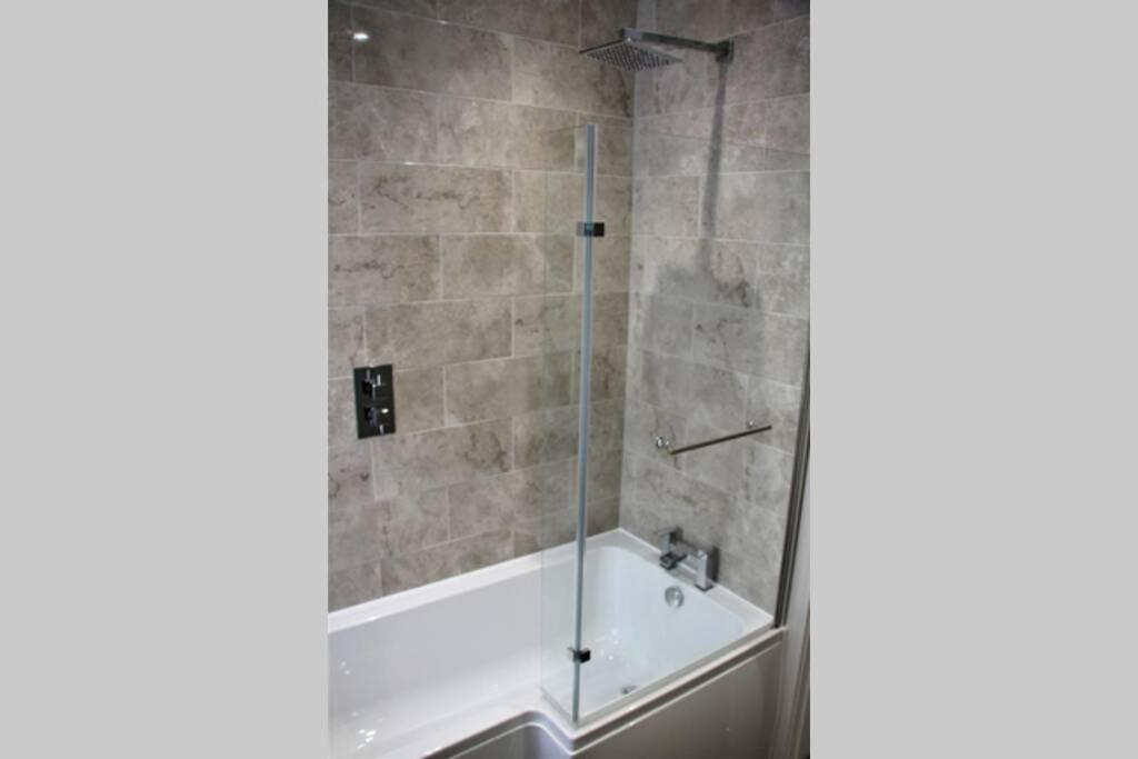 Two-Bedroom Apartment - Photo 15