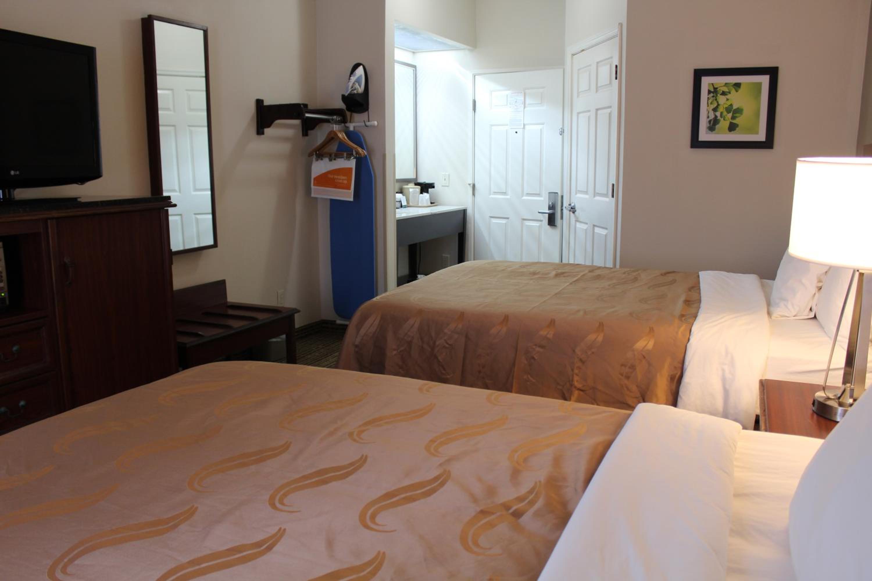 Double Room with Two Double Beds - Non-Smoking - Photo 1