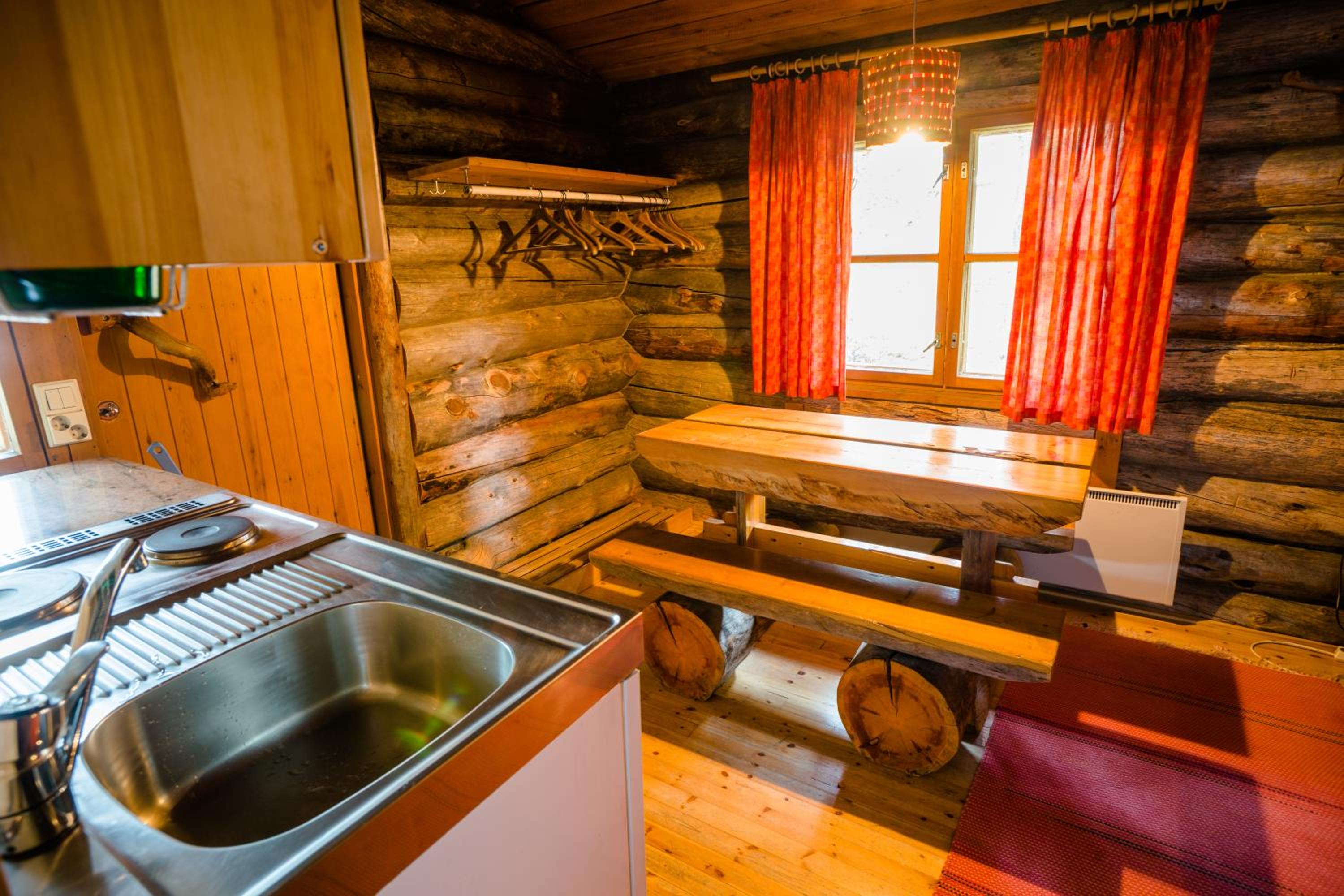 Small Chalet (East Village) - Photo 2