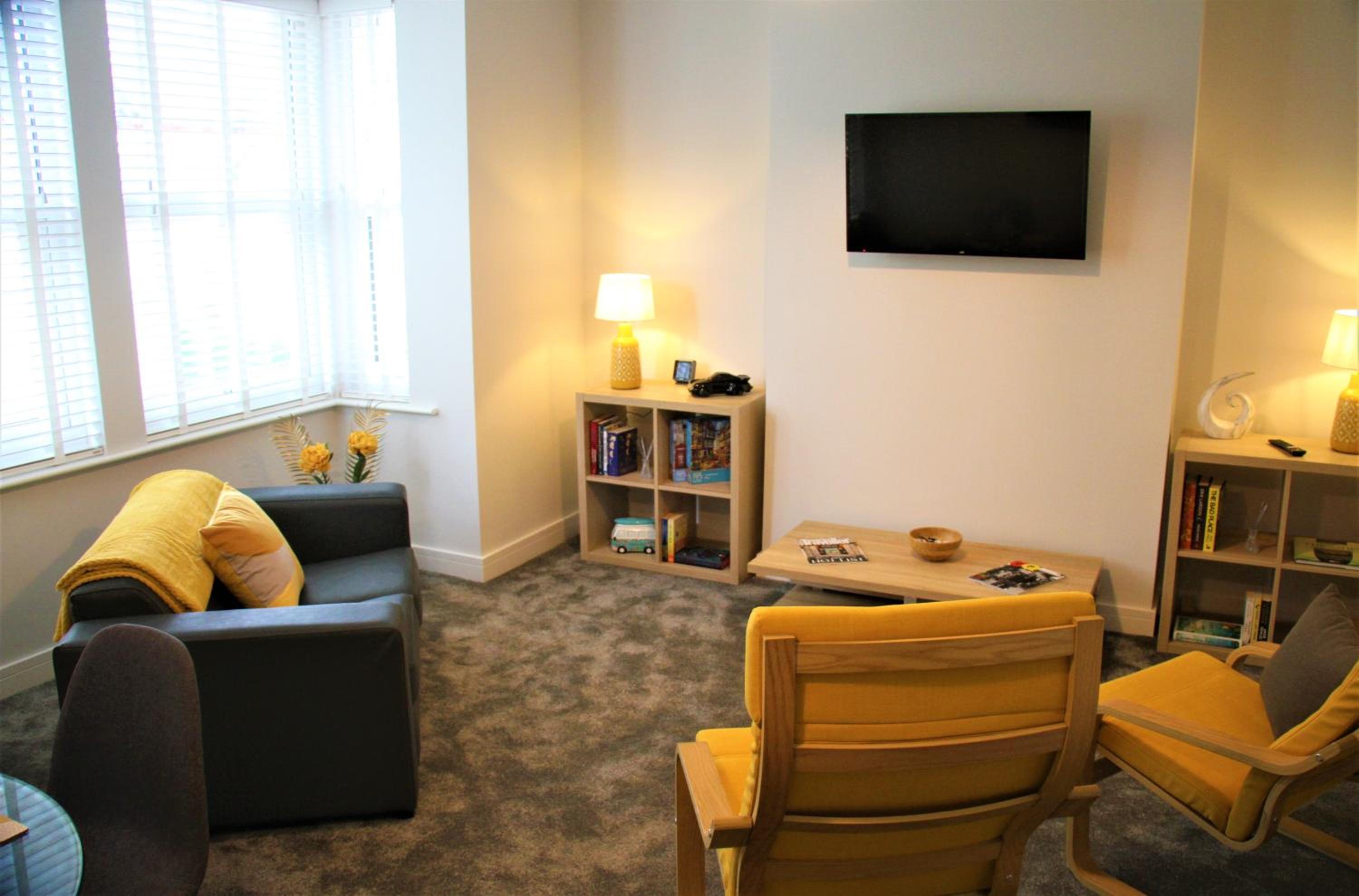 Two-Bedroom Apartment - Photo 29