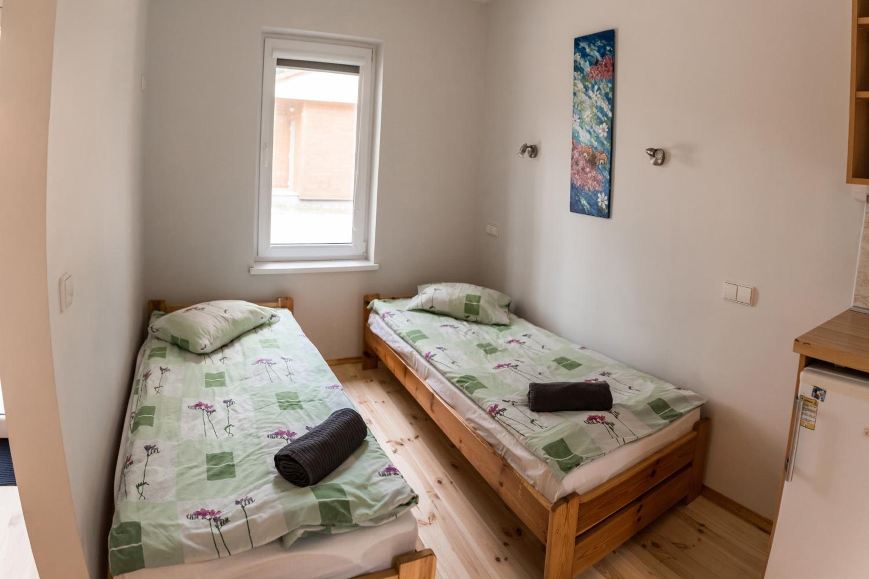 Twin Room with Shower - Photo 4
