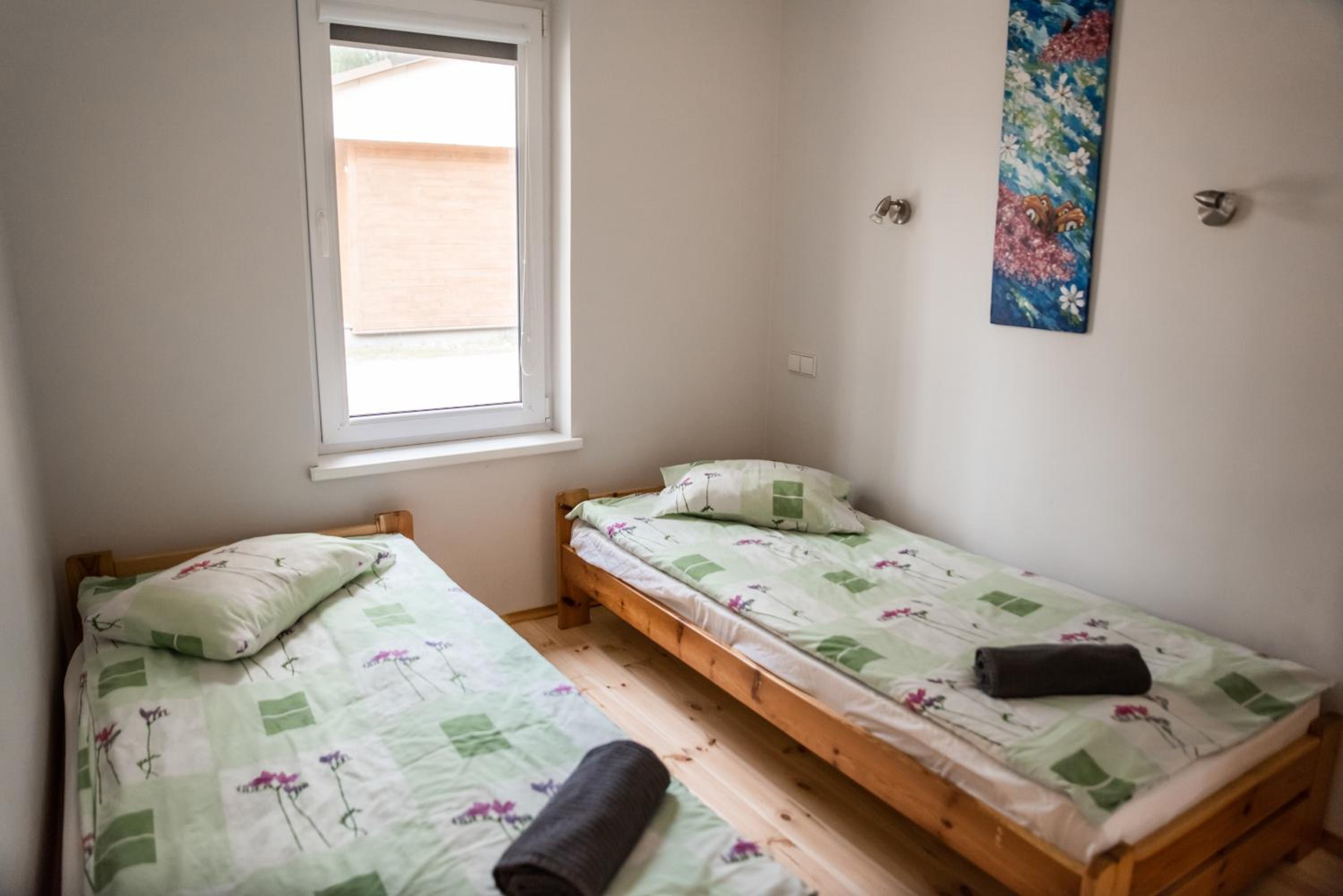 Twin Room with Shower - Photo 2