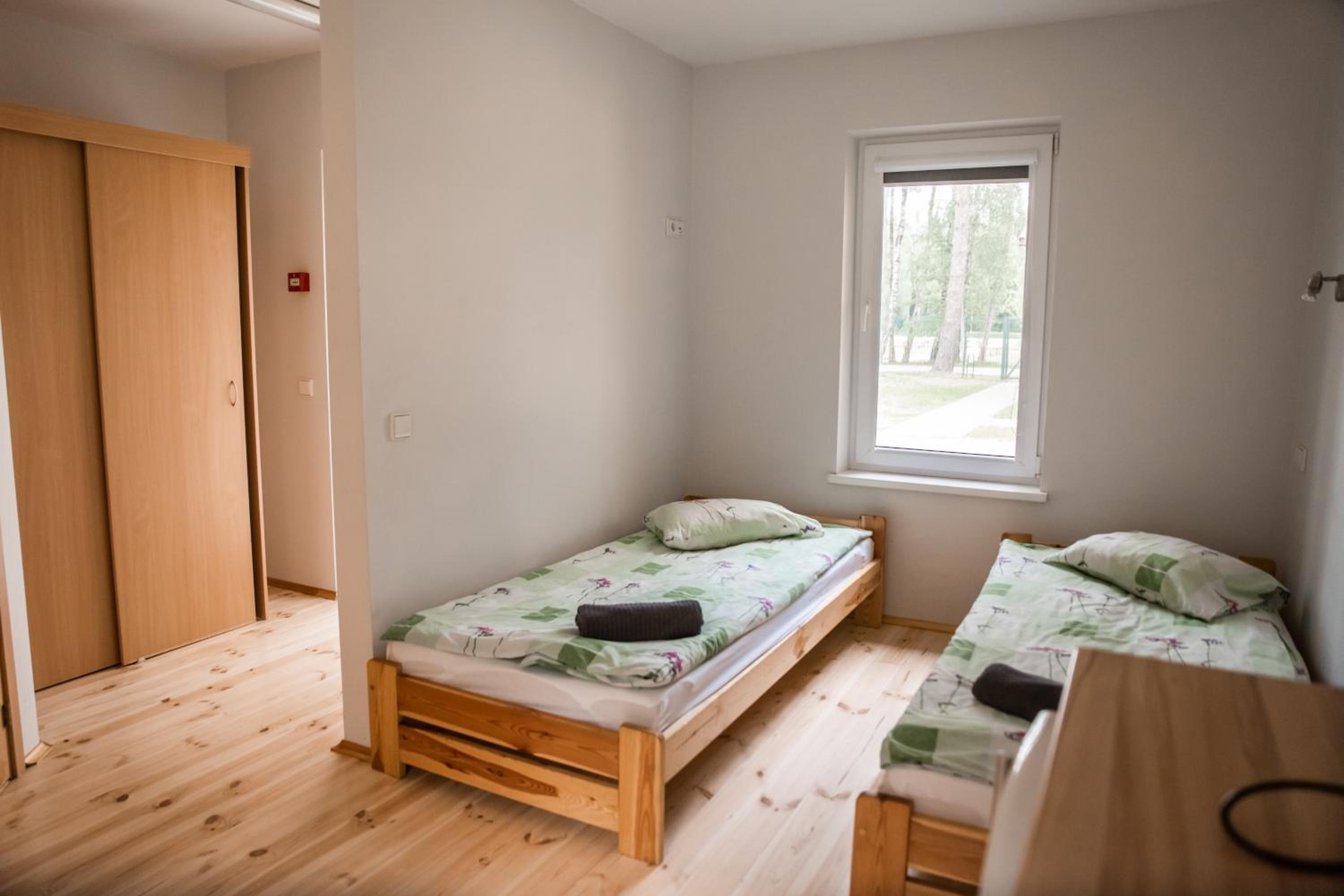 Twin Room with Shower - Photo 3