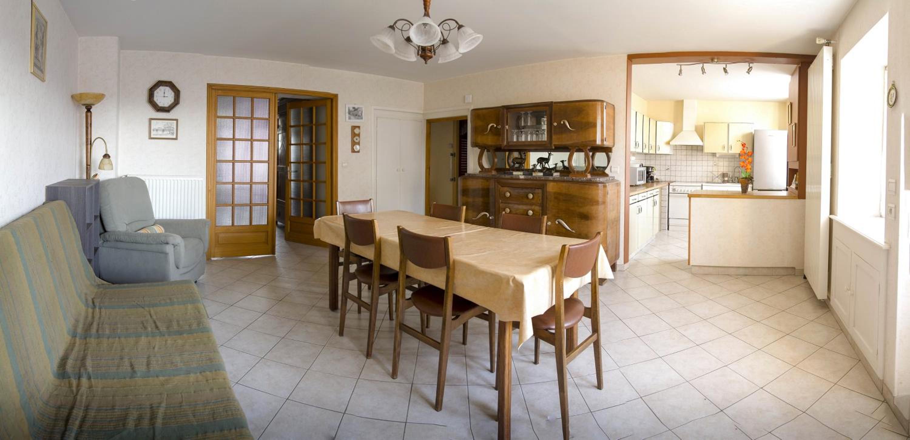 Basic Triple Room with Shared Bathroom photo 1