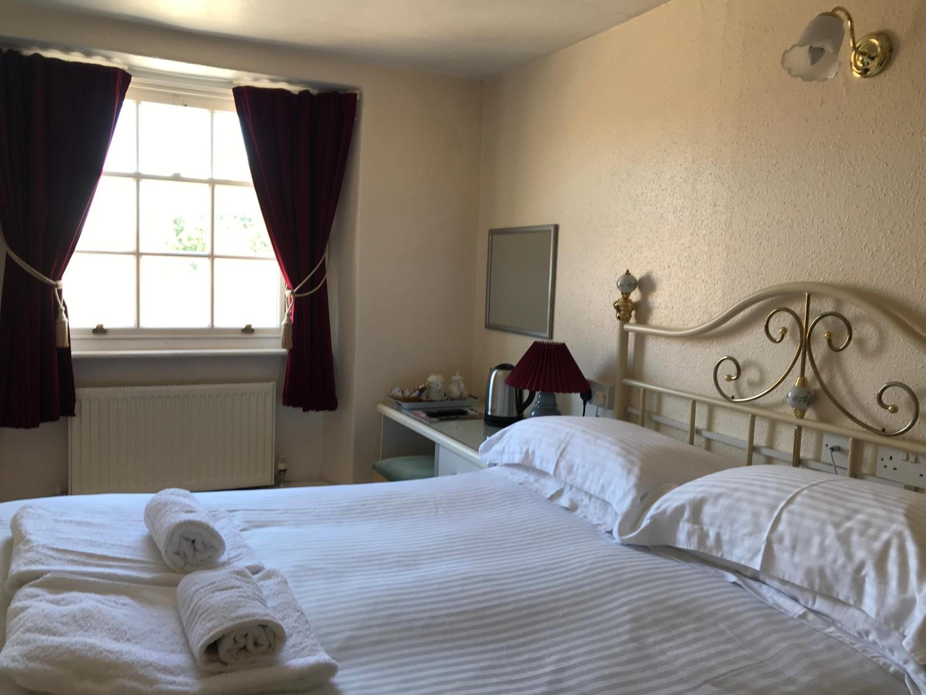 Double Room with Private Bathroom - Photo 2