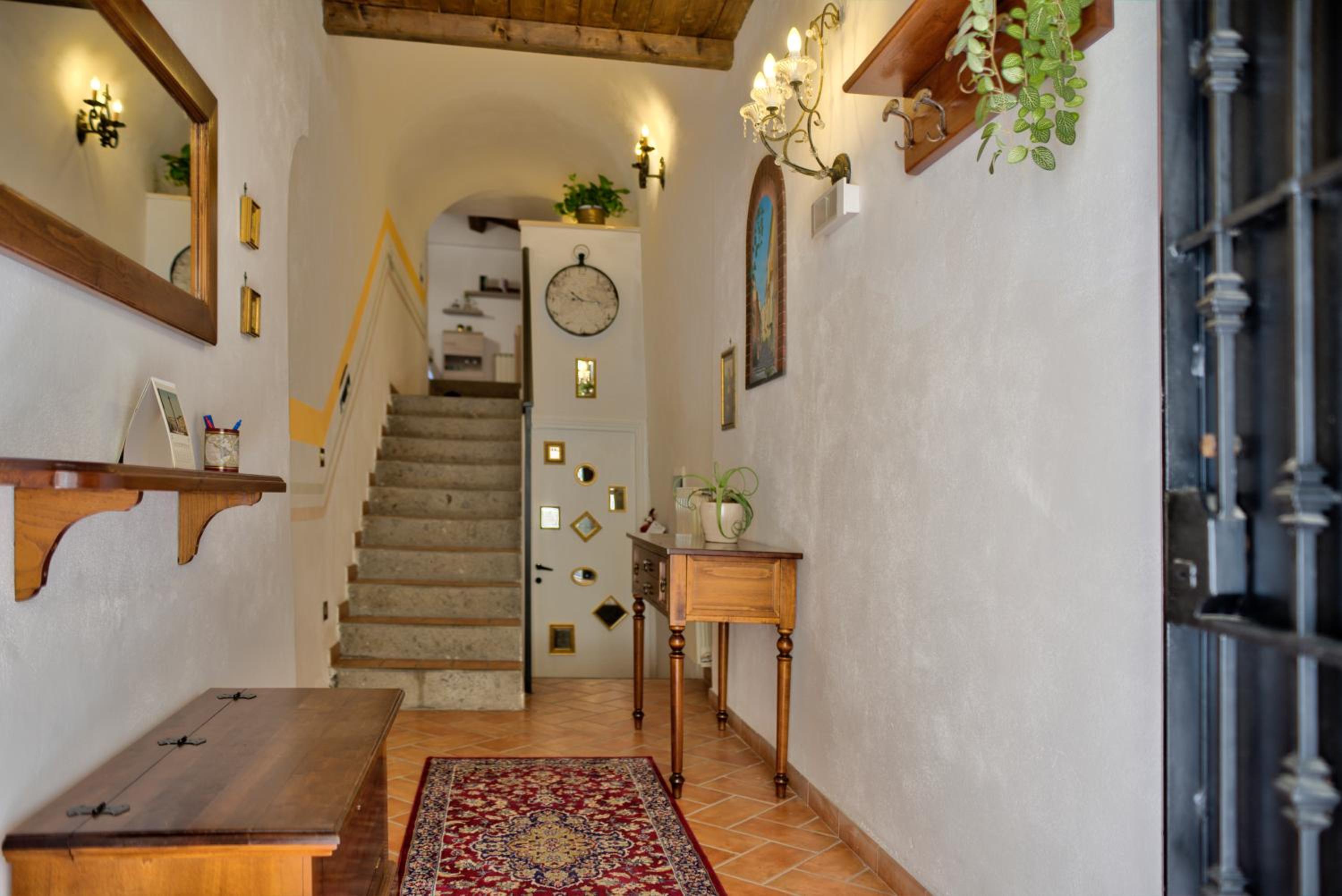 One-Bedroom Apartment - Photo 4