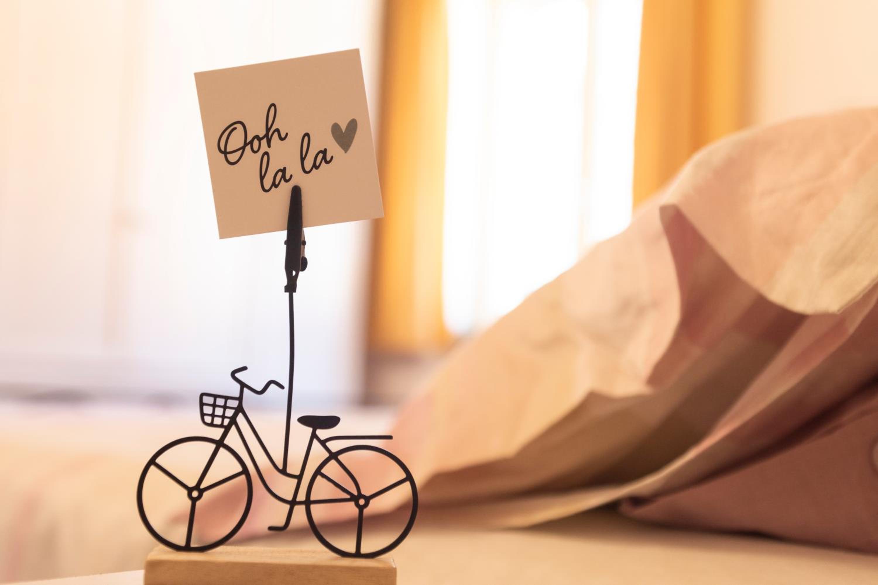One-Bedroom Apartment - Photo 2