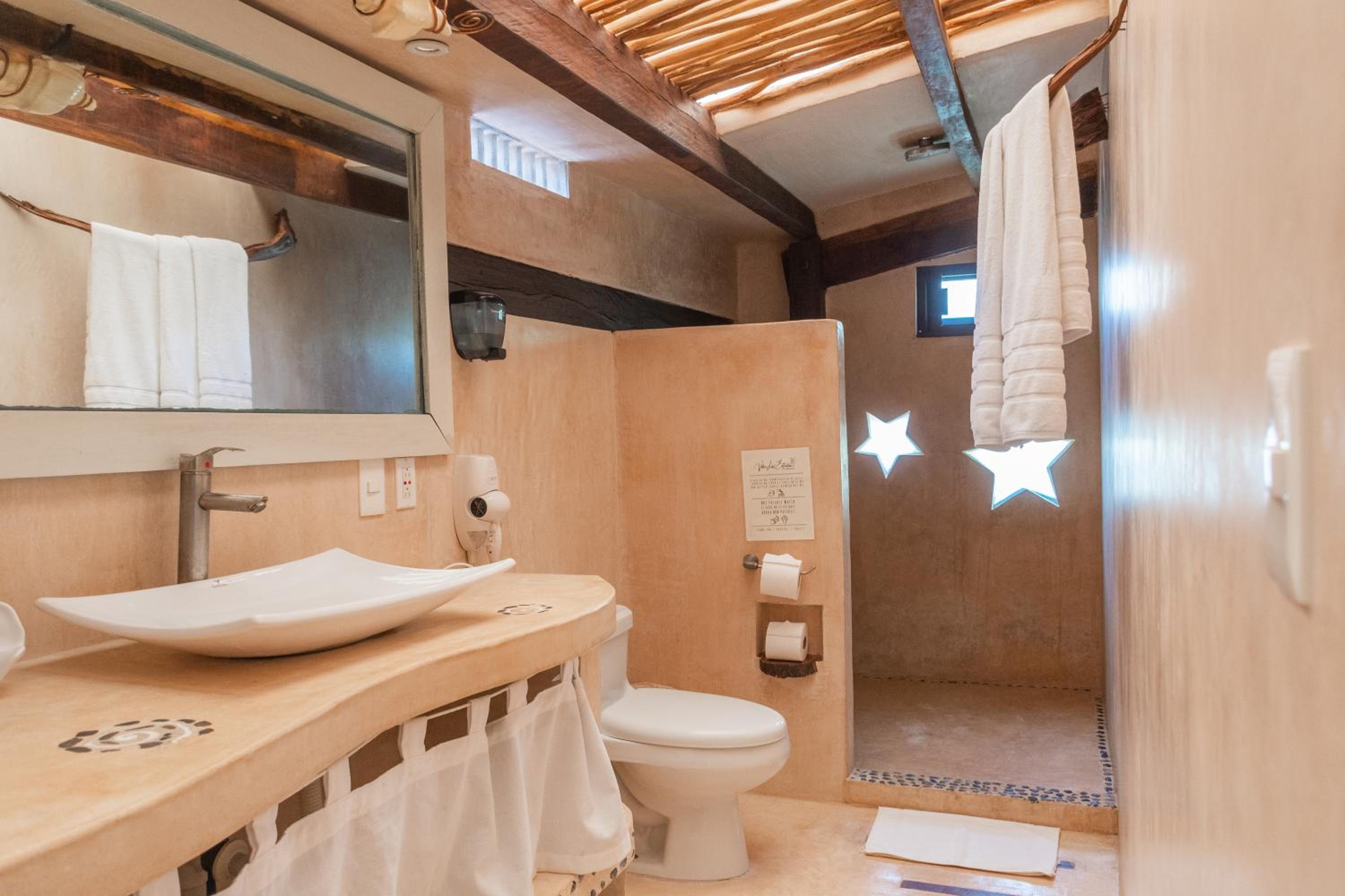 Suite with Pool View - Photo 5