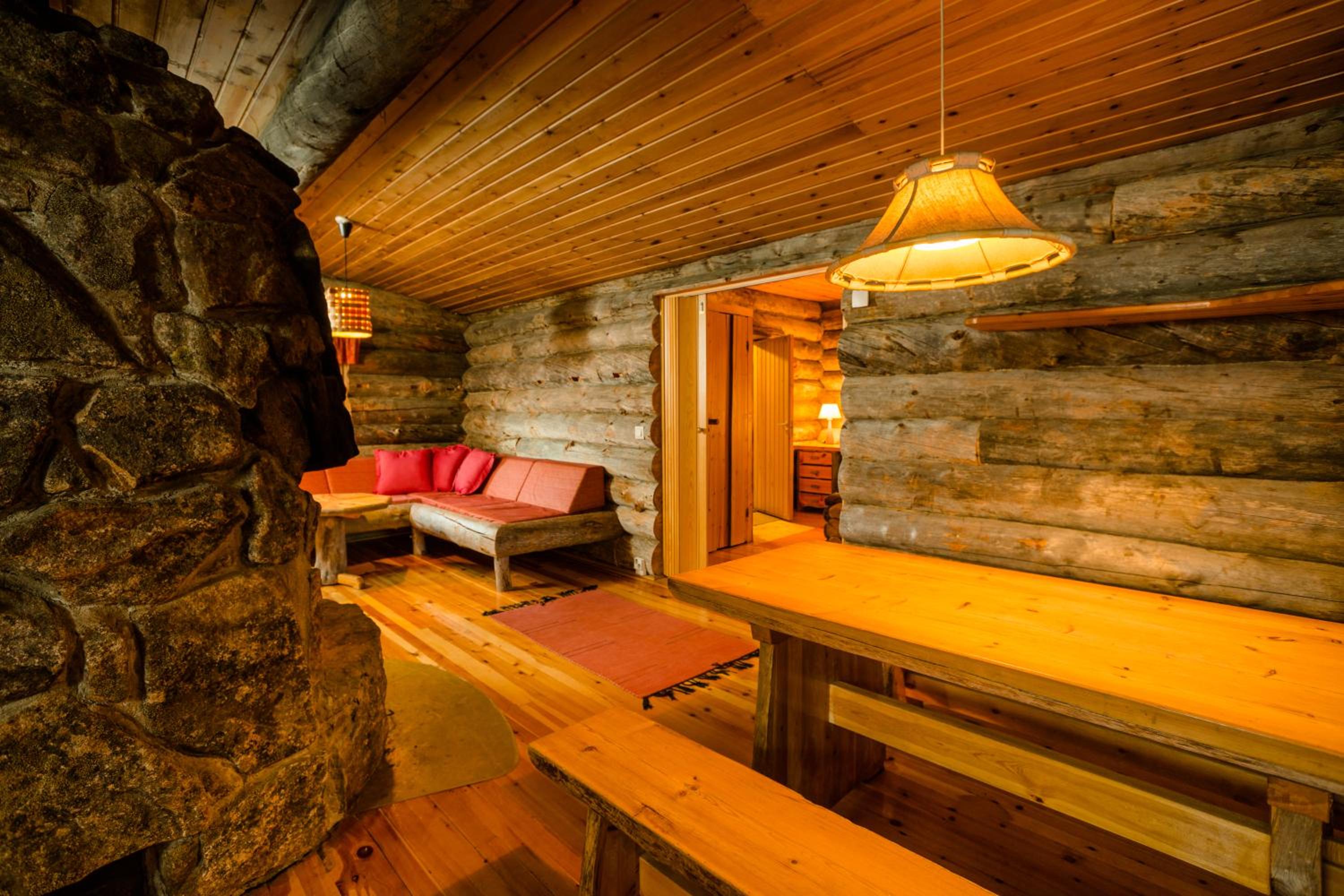 Large Chalet (East Village) - Photo 6