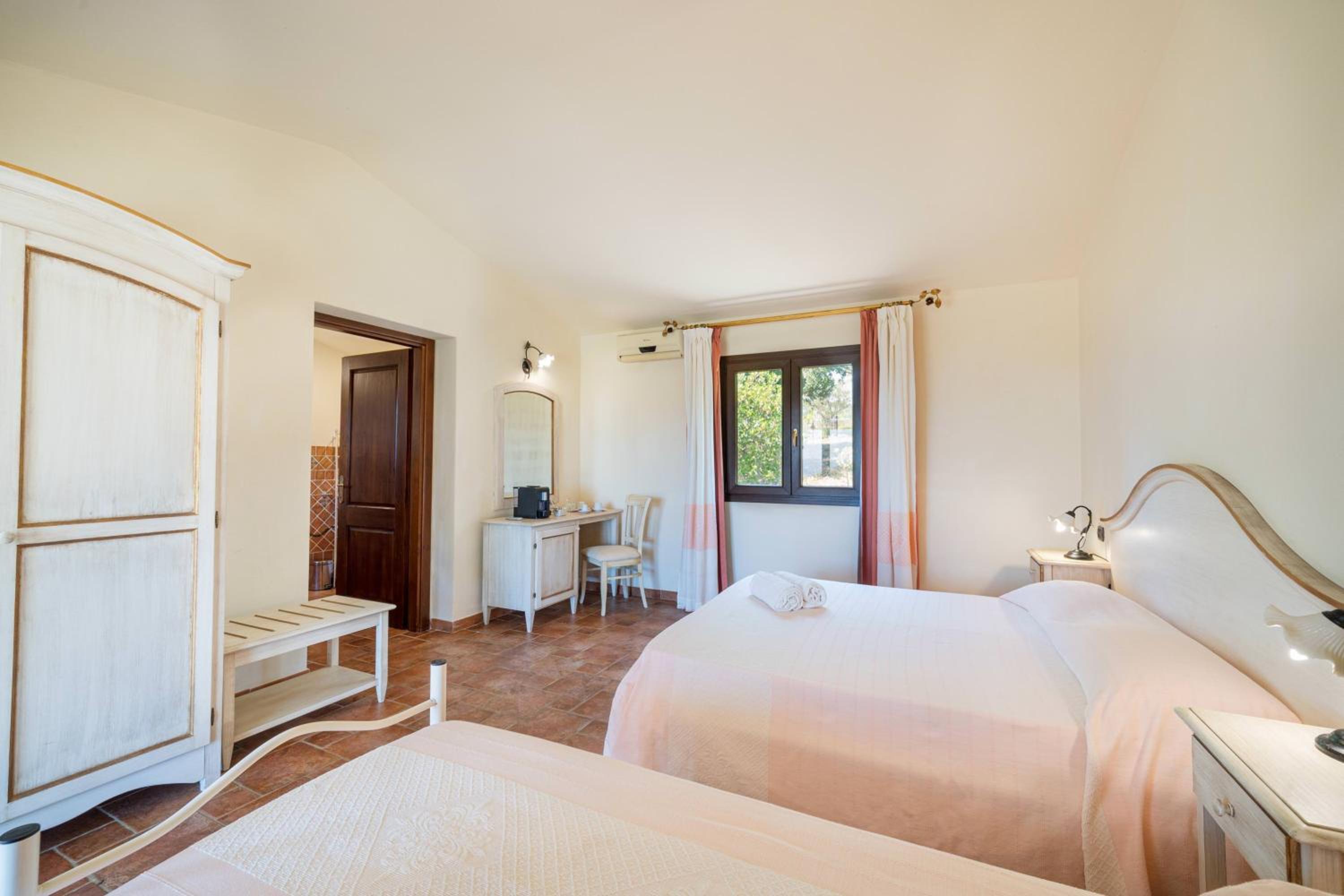 Twin Room with Patio and Garden View