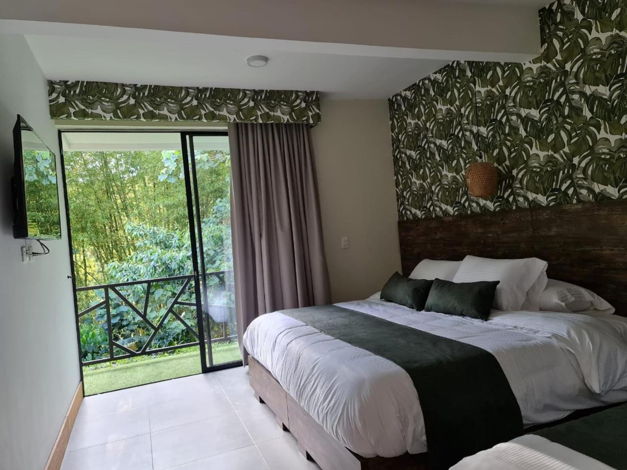 Triple Room with Balcony - Photo 6