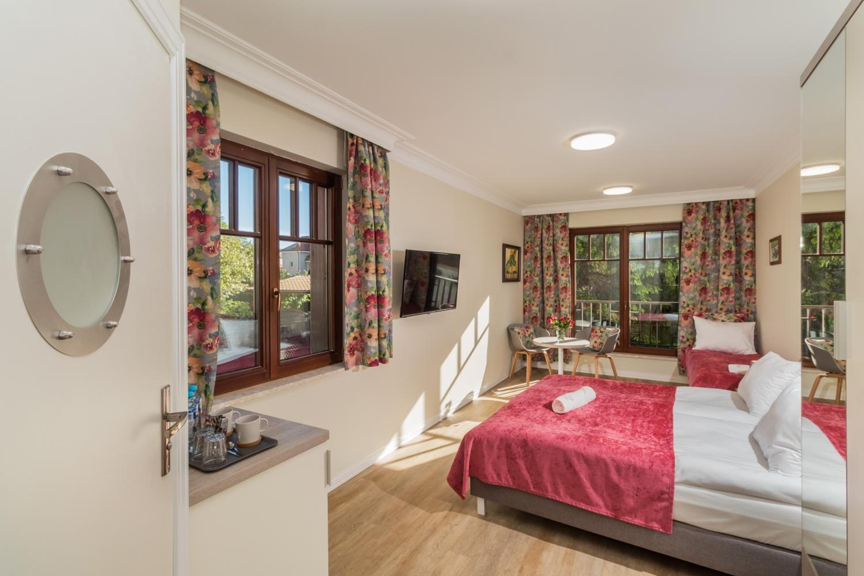 Triple Room with Private Bathroom photo 3
