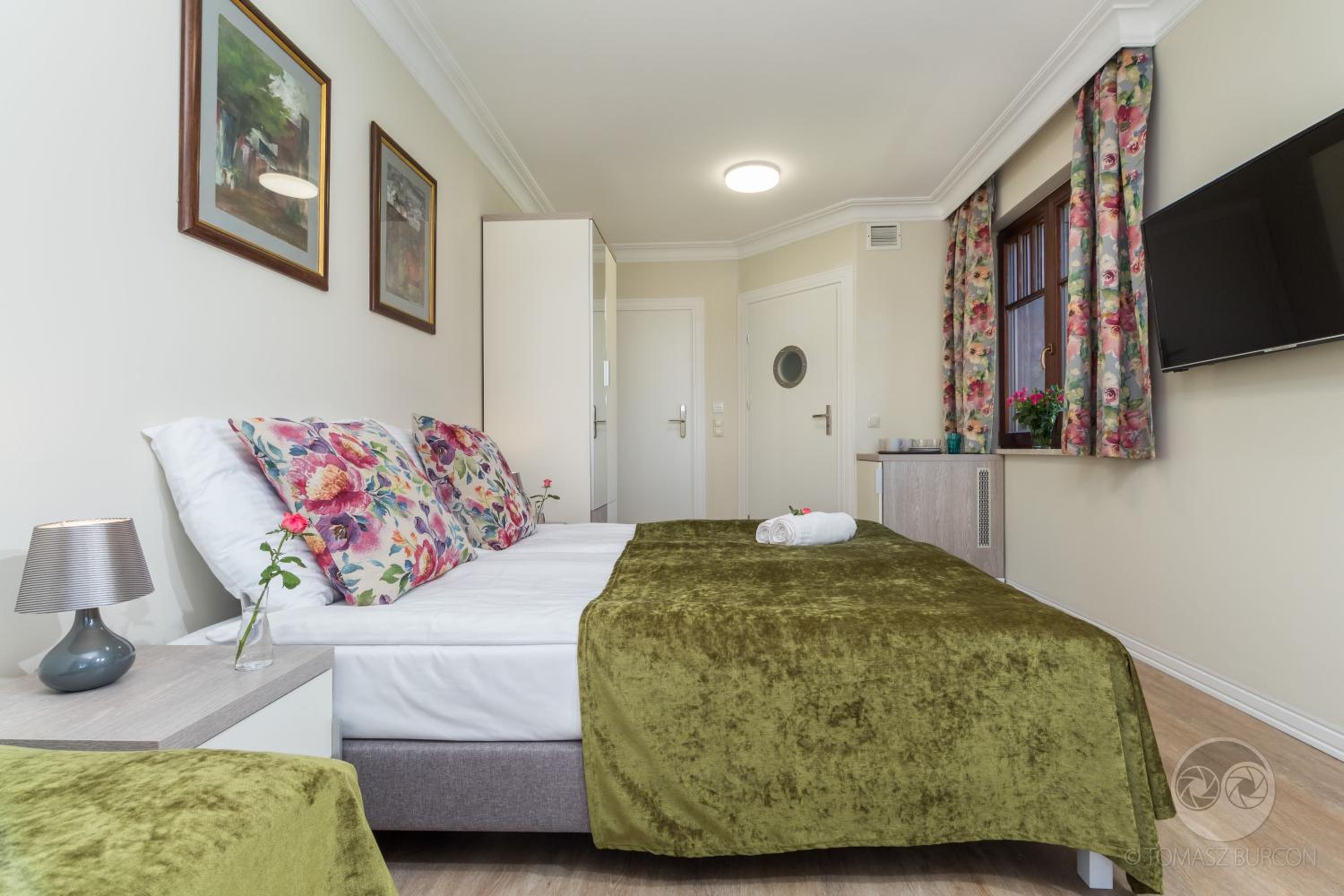 Triple Room with Private Bathroom photo 2