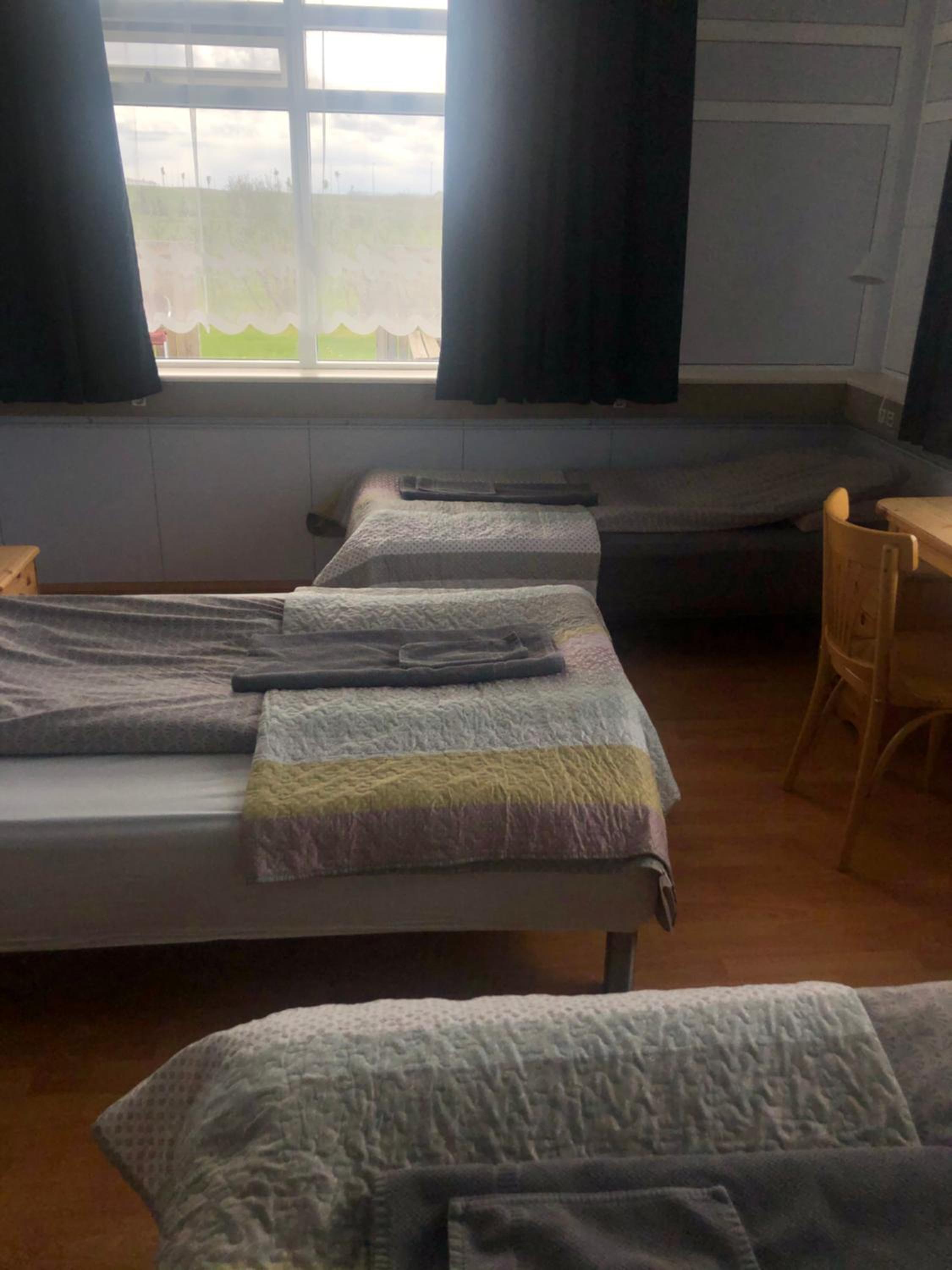 Basic Triple Room with Shared Bathroom photo 3