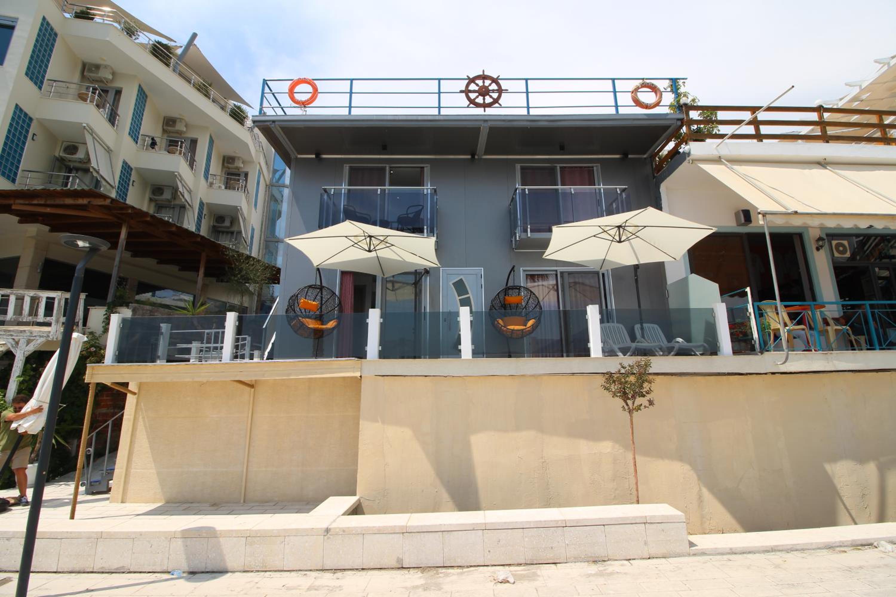Studio with Balcony photo 2