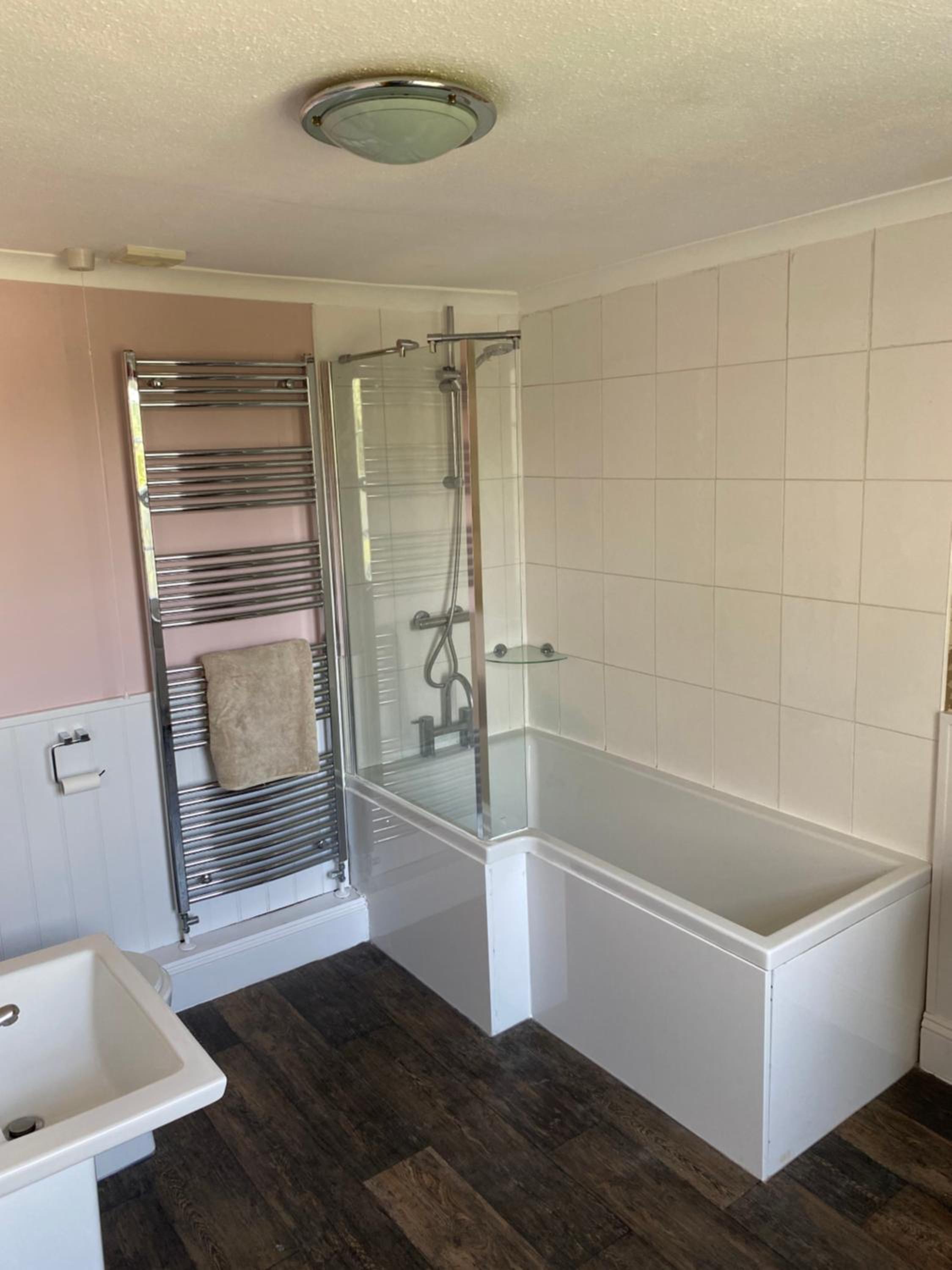 Double Room with Private Bathroom - Photo 8