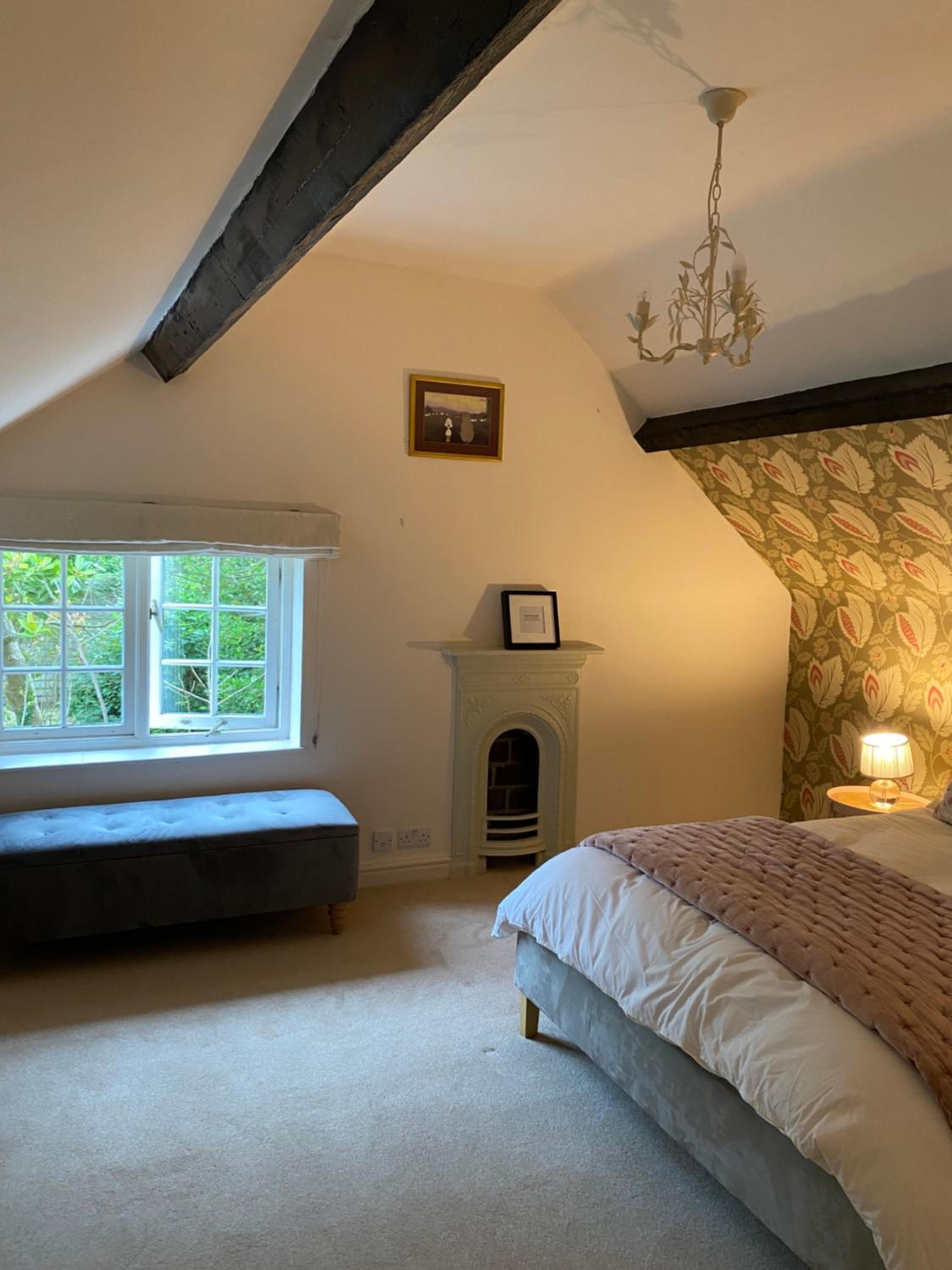Double Room with Private Bathroom - Photo 2