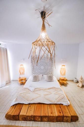 Deluxe King Room - Photo 1