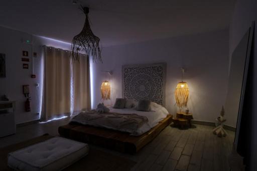 Deluxe King Room - Photo 3