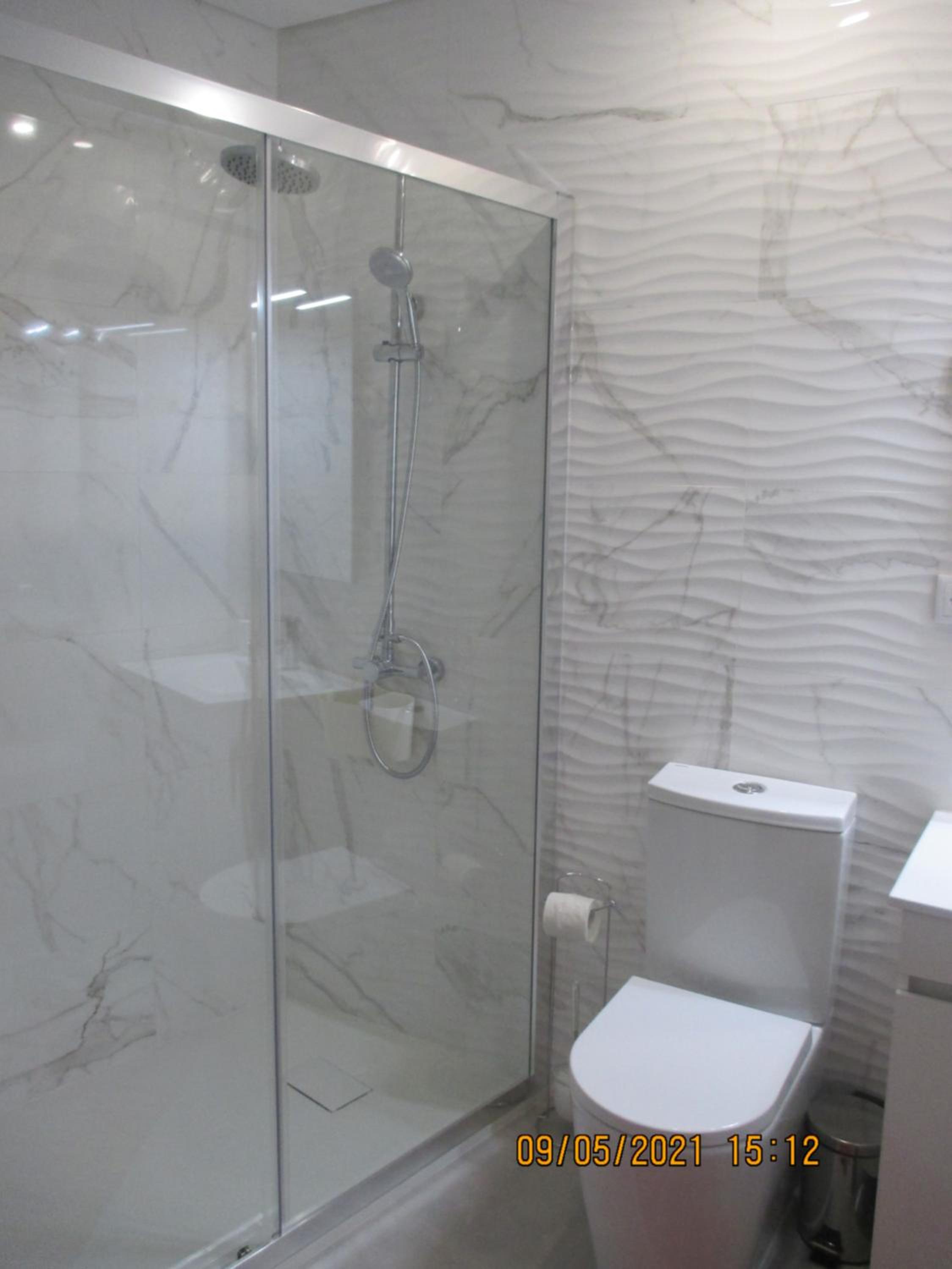 Family Room with Private Bathroom photo 2