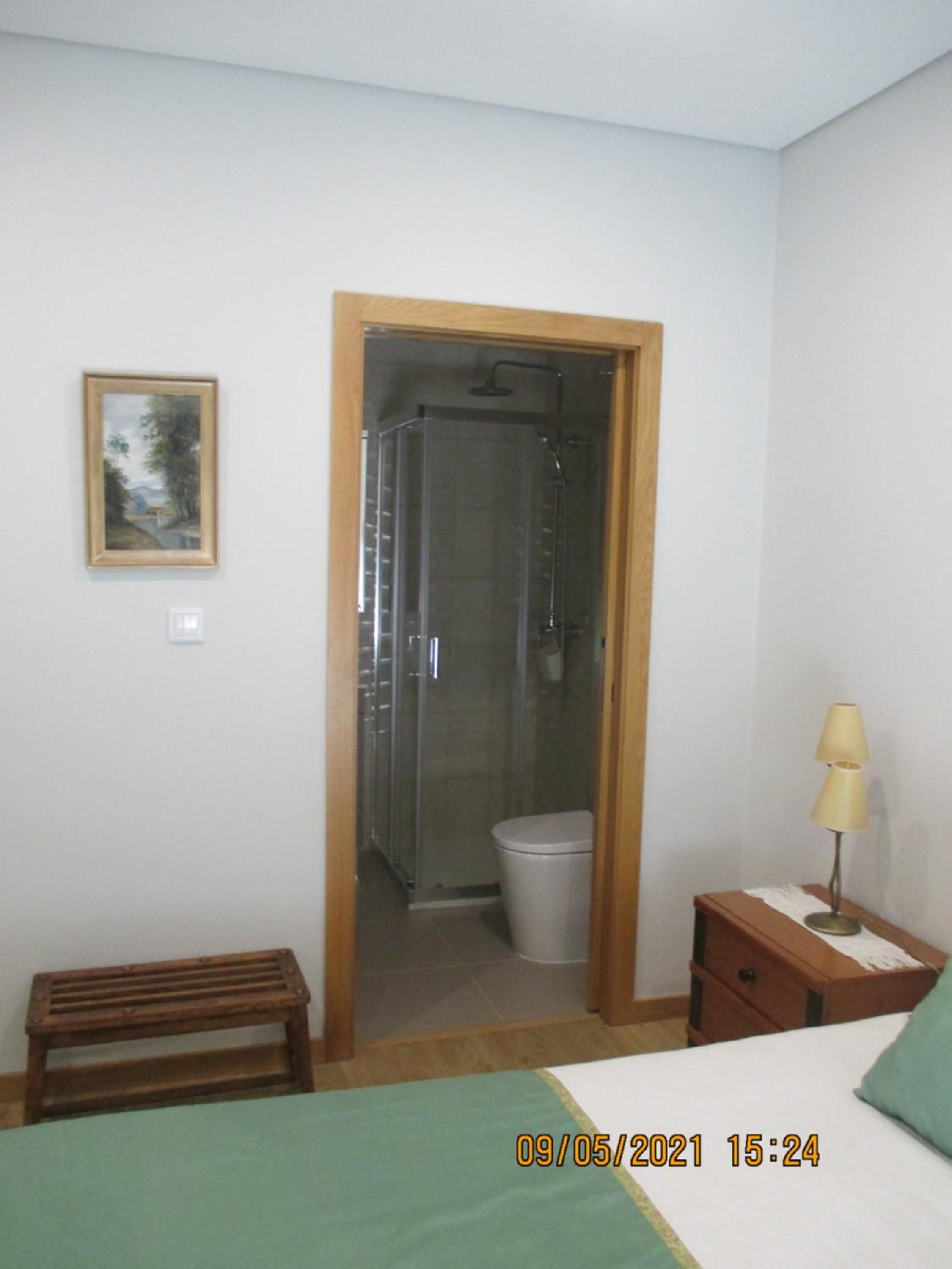 Family Room with Private Bathroom - Photo 2