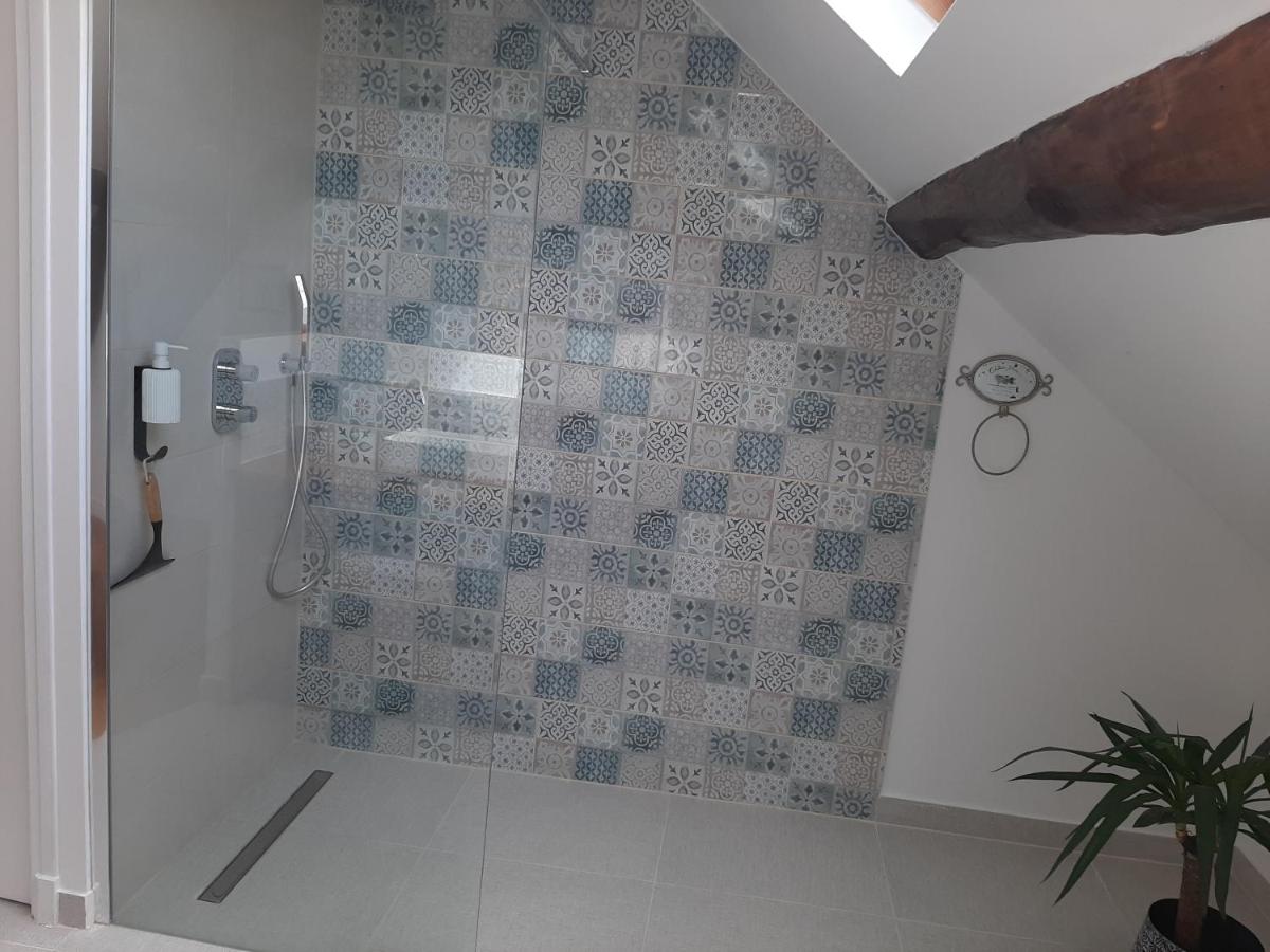Deluxe Queen Suite - Photo 2