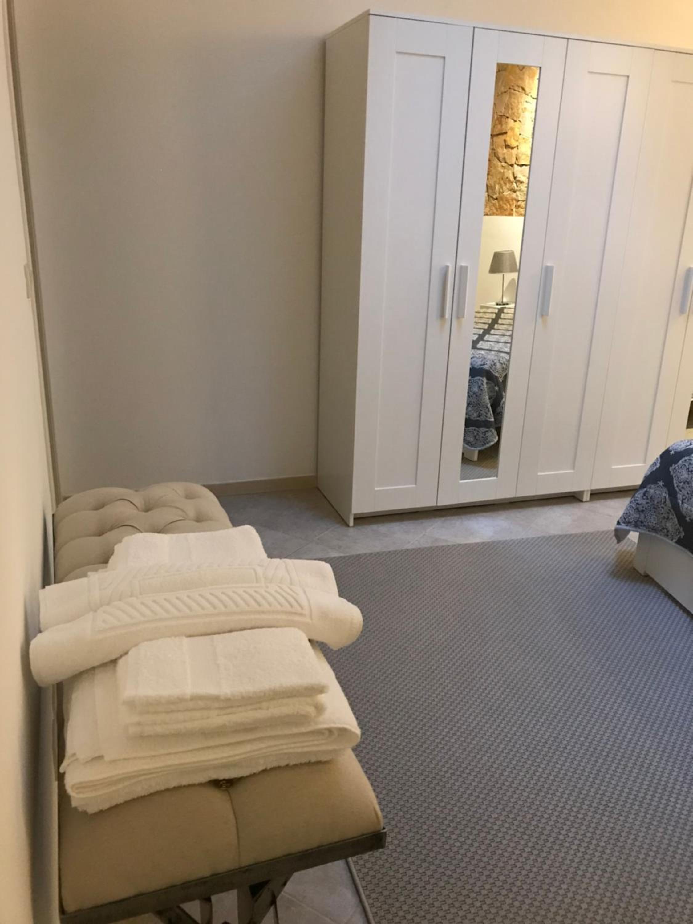 Two-Bedroom House - Photo 19