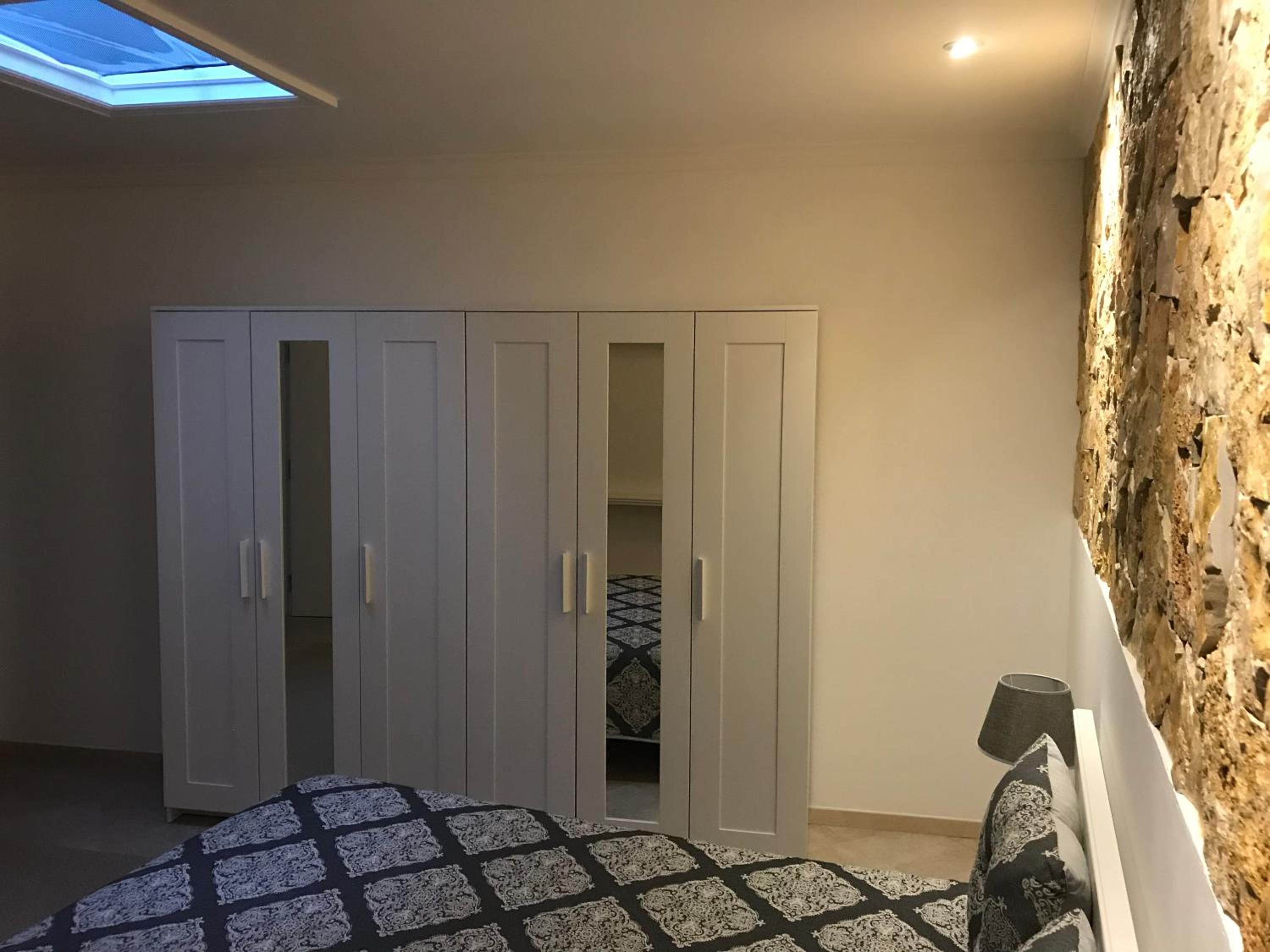 Two-Bedroom House - Photo 22