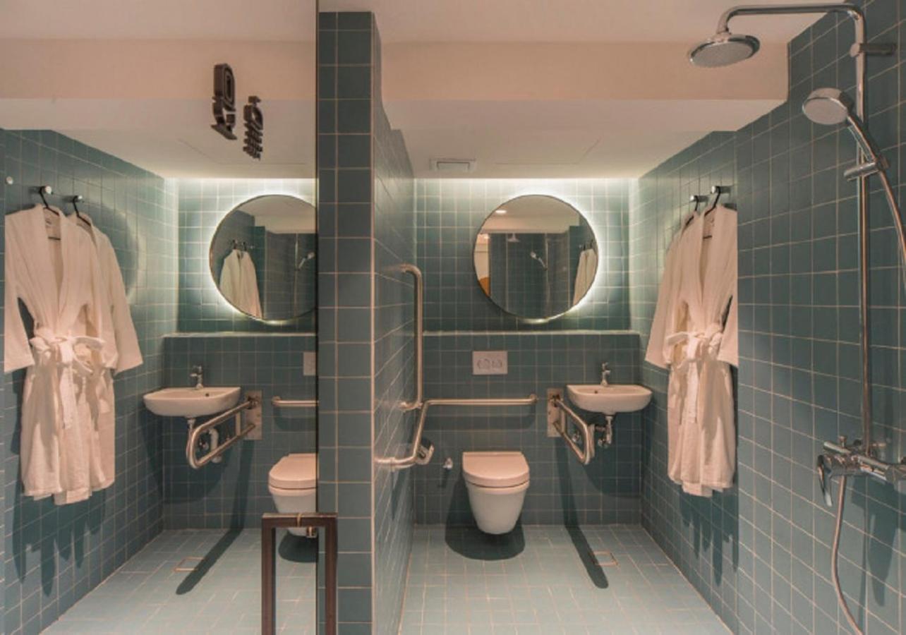 The Luxe Mixed Hostel photo 3