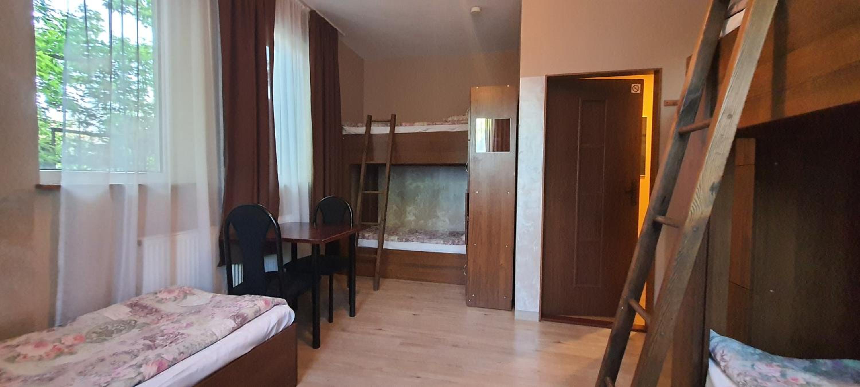 Quintuple Room with Shared Bathroom photo 1