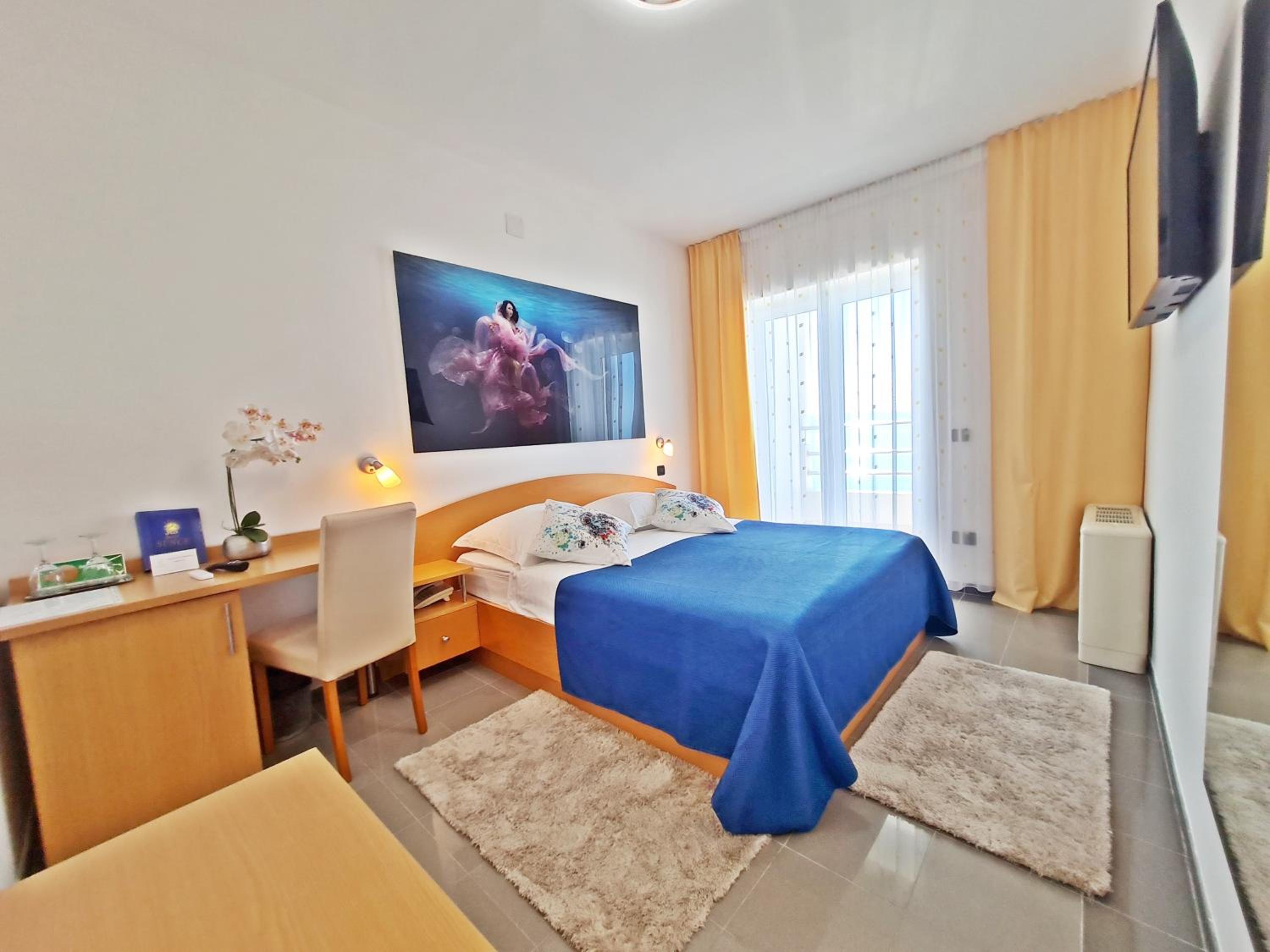 Double Room with Sea View and Balcony - Photo 7