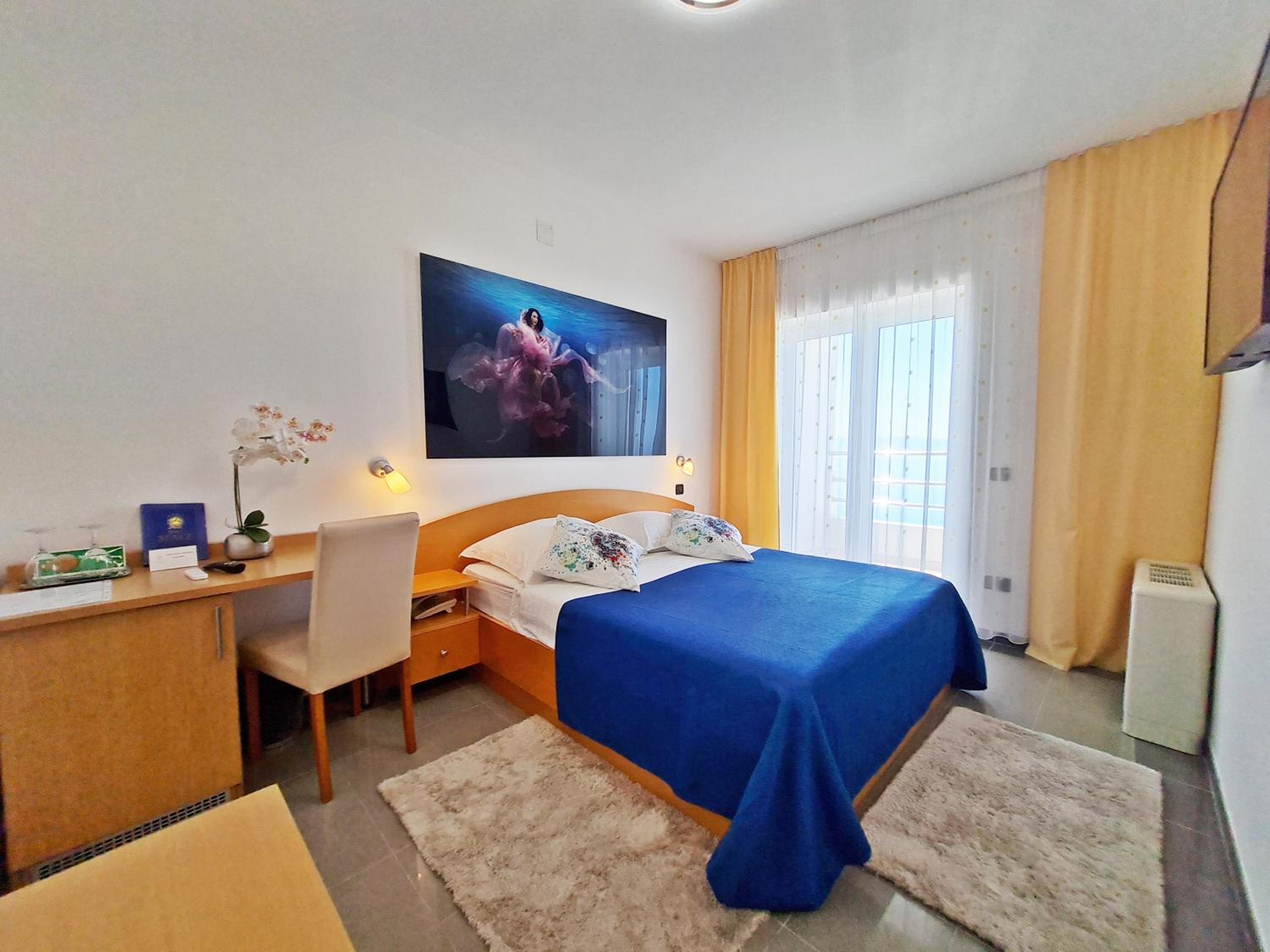 Double Room with Sea View and Balcony - Photo 11