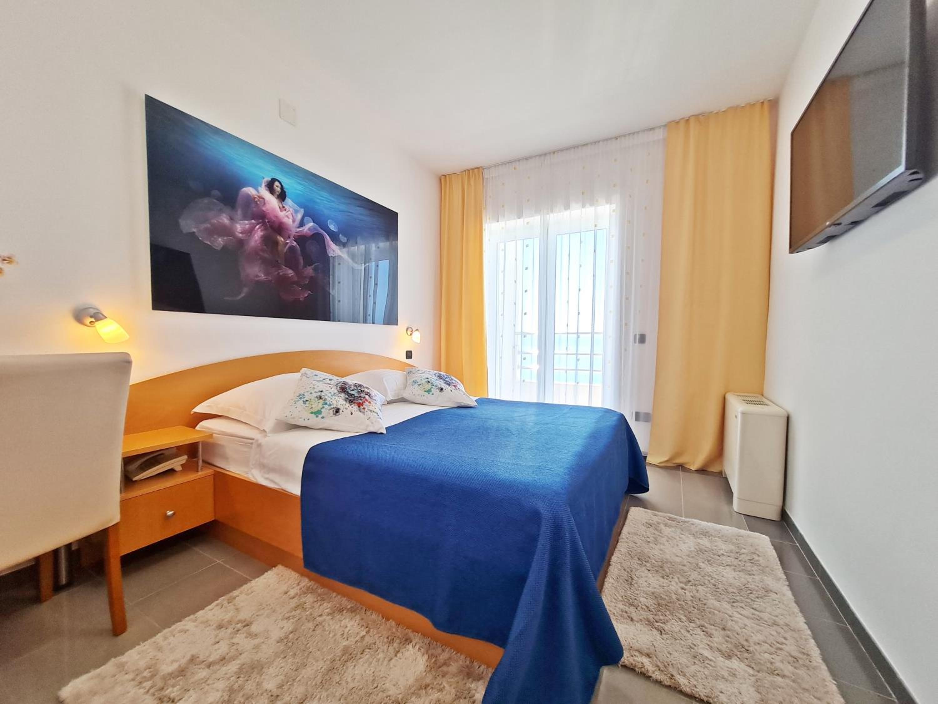 Double Room with Sea View and Balcony - Photo 2