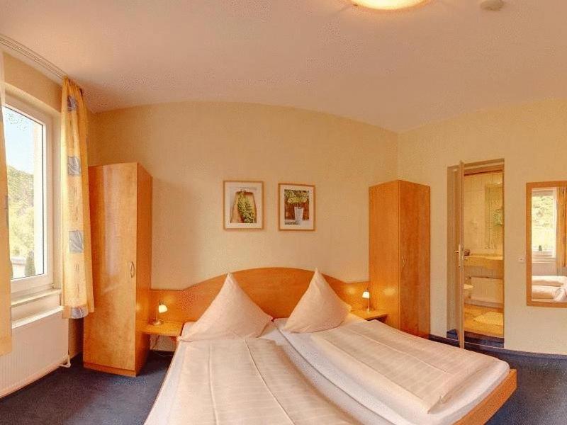 Double Room - Photo 5