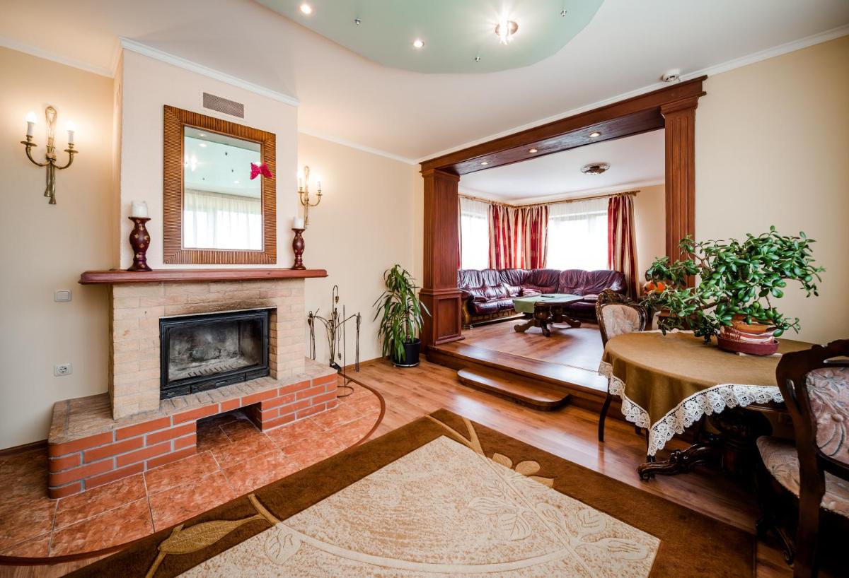 Three-Bedroom House photo 2
