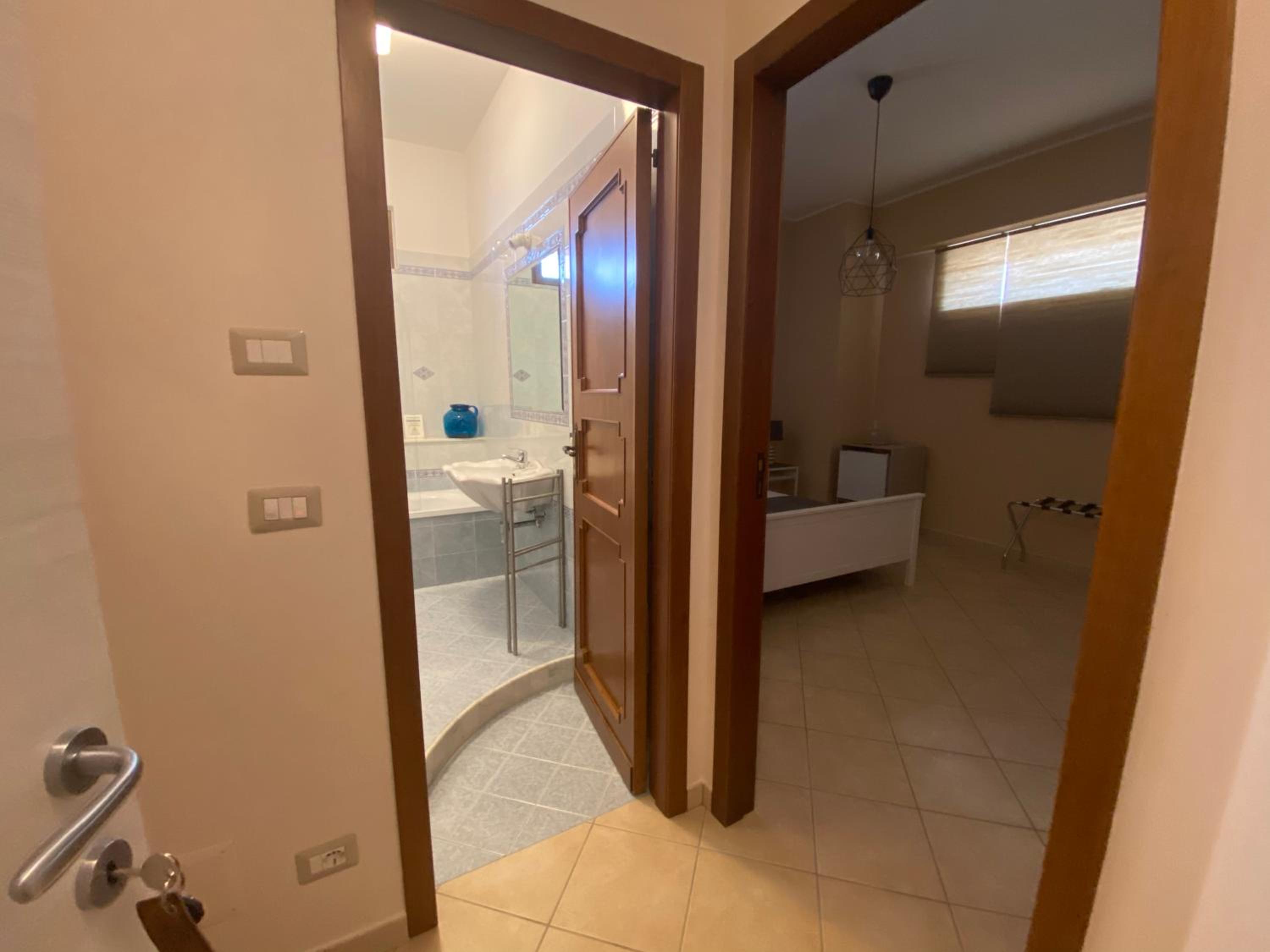 Large Double Room photo 3