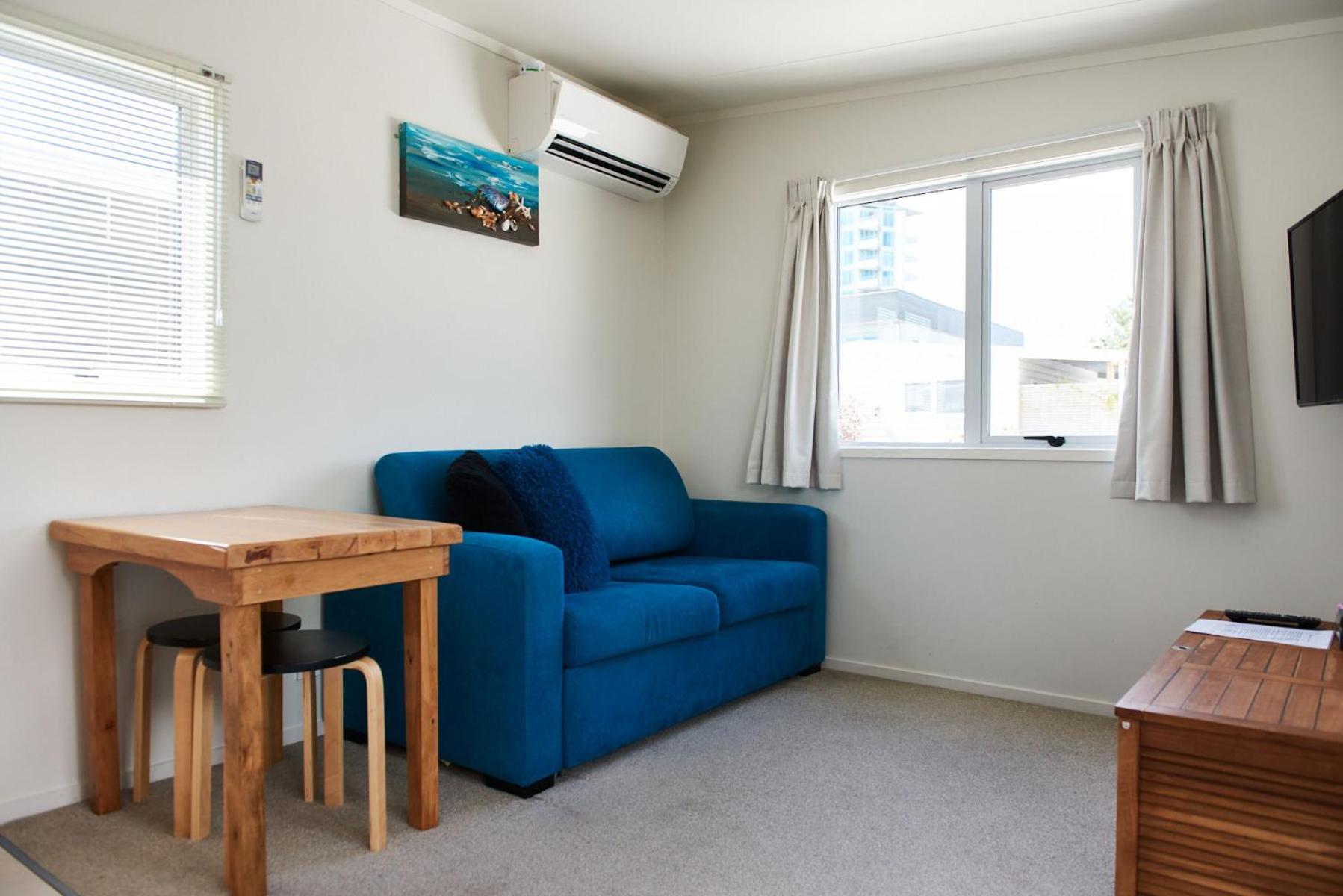 Tui Cabin (Self-contained One-bedroom unit) photo 1