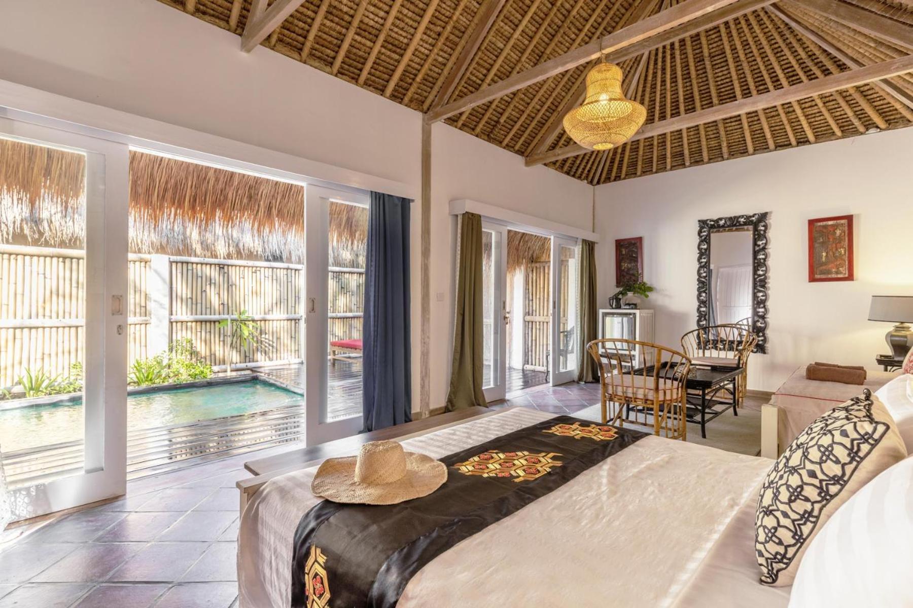 Villa with Private Pool - Photo 18