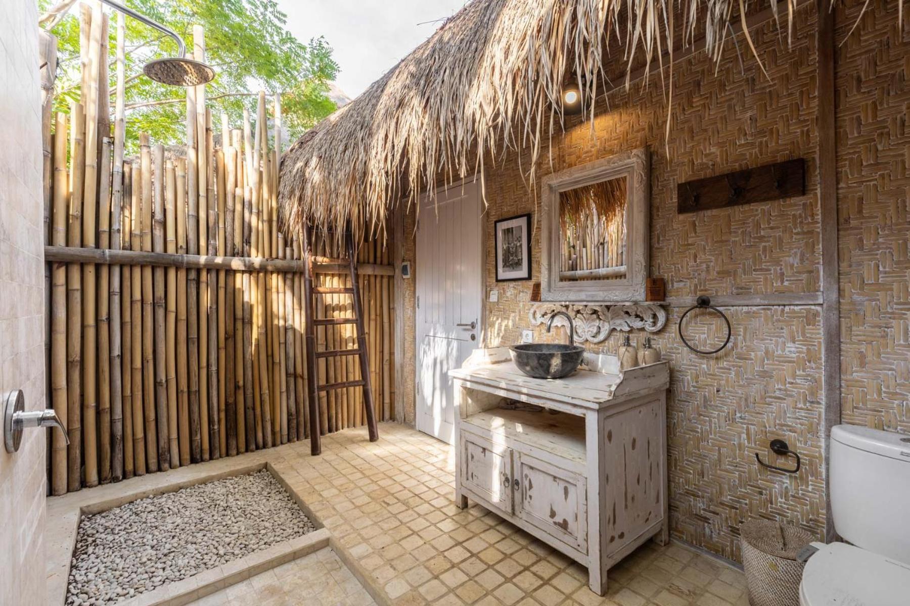 Villa with Private Pool - Photo 7